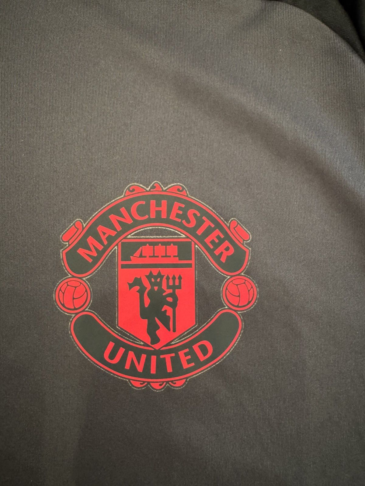 Adidas MANCHESTER UNITED 2024 TRAINING FOOTBALL JERSEY ADIDAS SIZ M Size US M / EU 48-50 / 2 - 6 Thumbnail