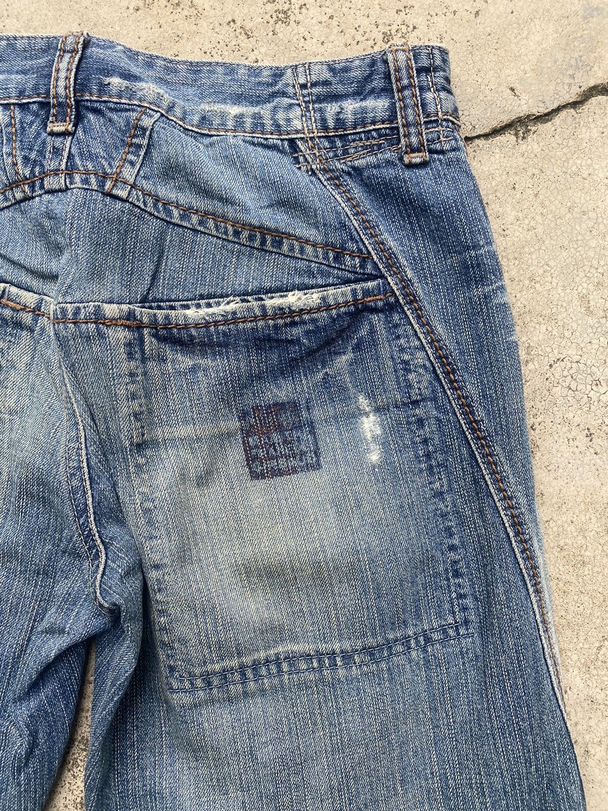 Designer × Le Grande Bleu (L.G.B.) × Marithe + Francois Girbaud Marithe Francois Girbaud Distressed Clawmark Jeans Size US 29 - 15 Thumbnail