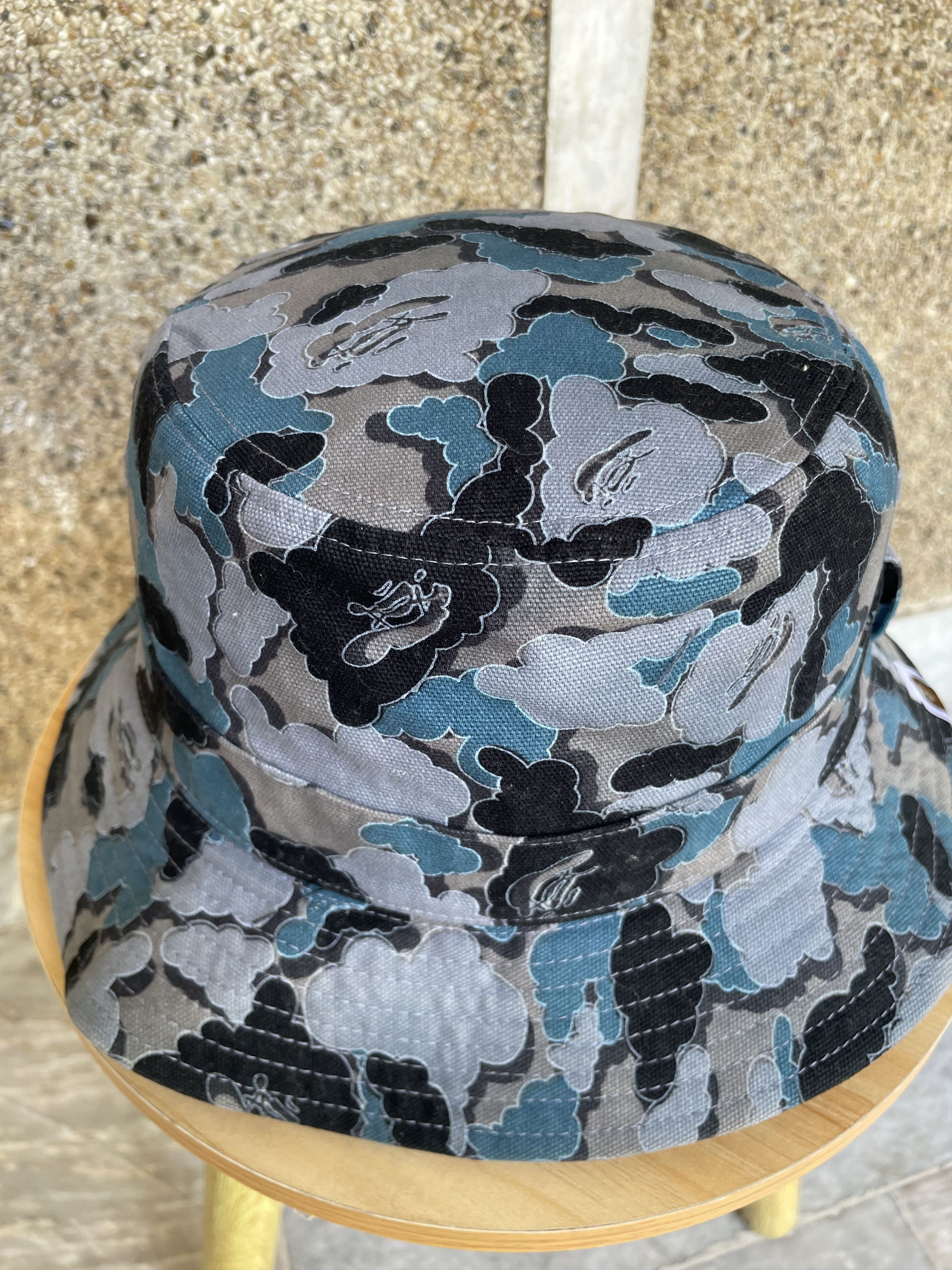 Bape × Kaws Bape x Kaws Cloud Camo Bucket Hat Size ONE SIZE - 2 Thumbnail