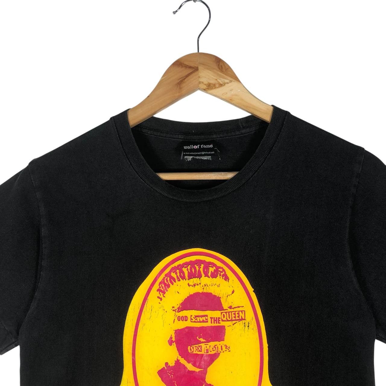 Vintage Vintage 90's Sex Pistol God Save The Queen T-Shirt Size US M / EU 48-50 / 2 - 2 Thumbnail