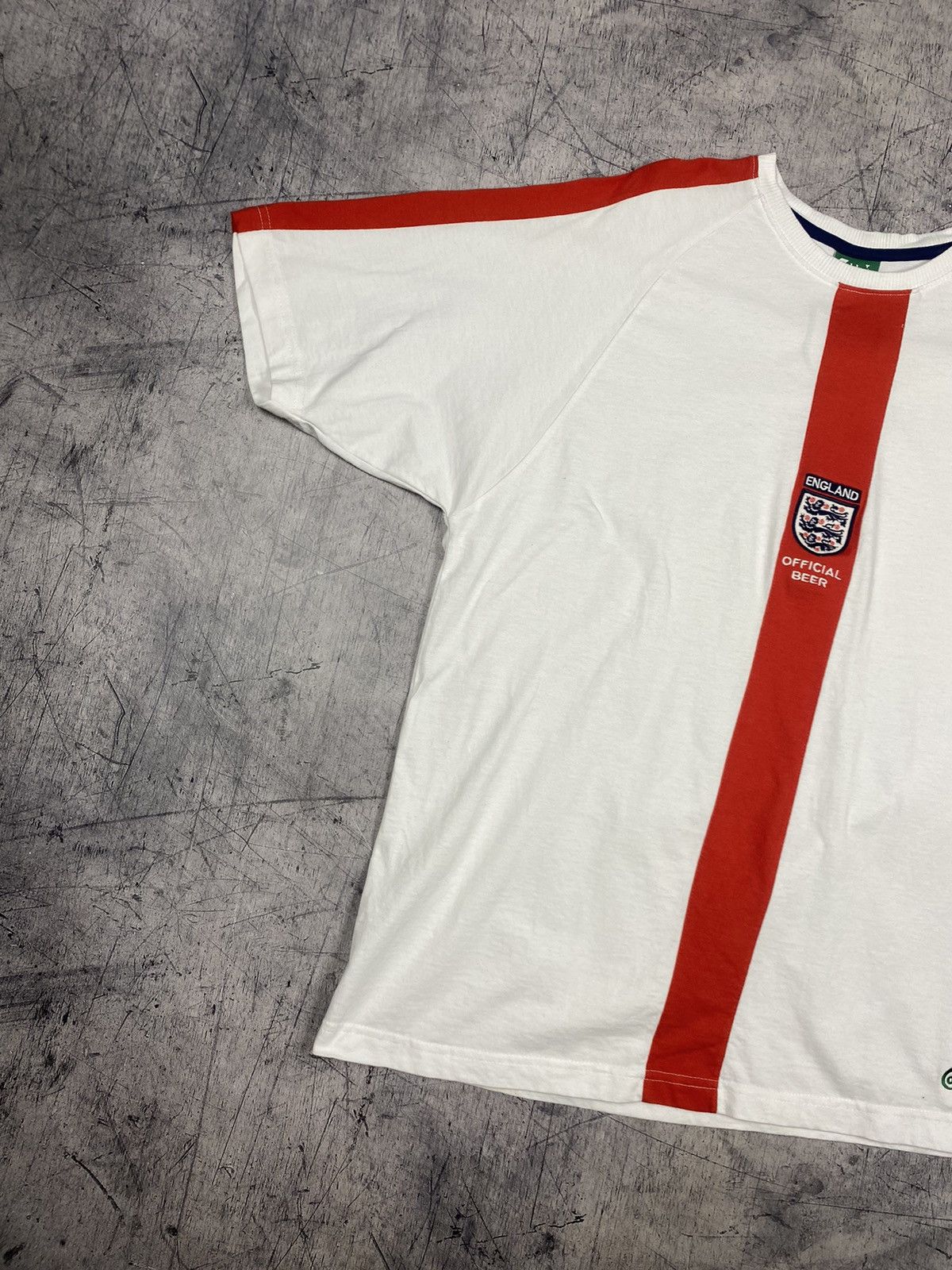 Vintage Vintage England Calsberg Center Logo Tee T Shirt Size US L / EU 52-54 / 3 - 3 Thumbnail