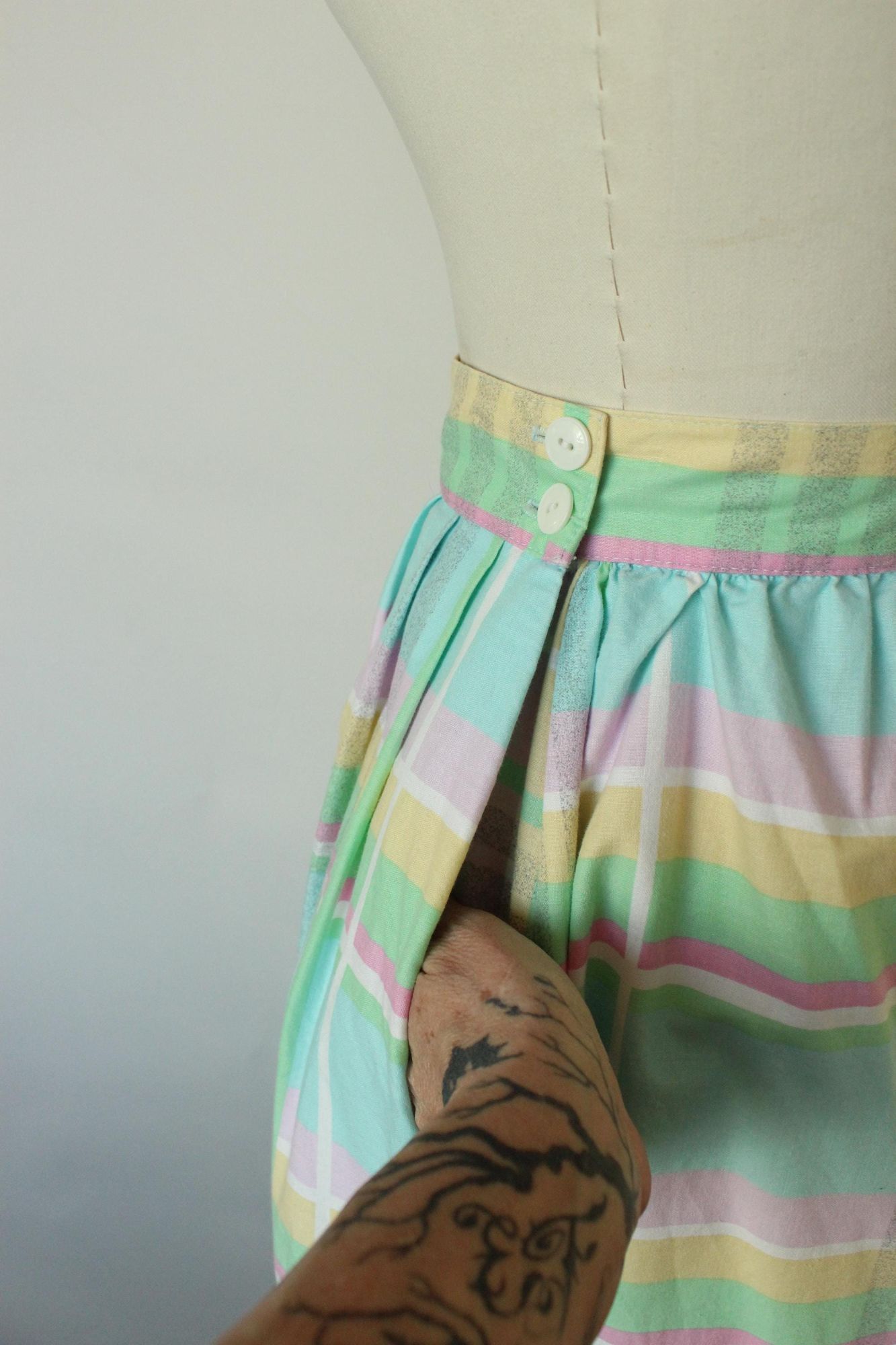 Vintage Vintage 1980s Skirt With Pockets, Pastel Windowpane Check A Size 28" / US 6 / IT 42 - 9 Thumbnail