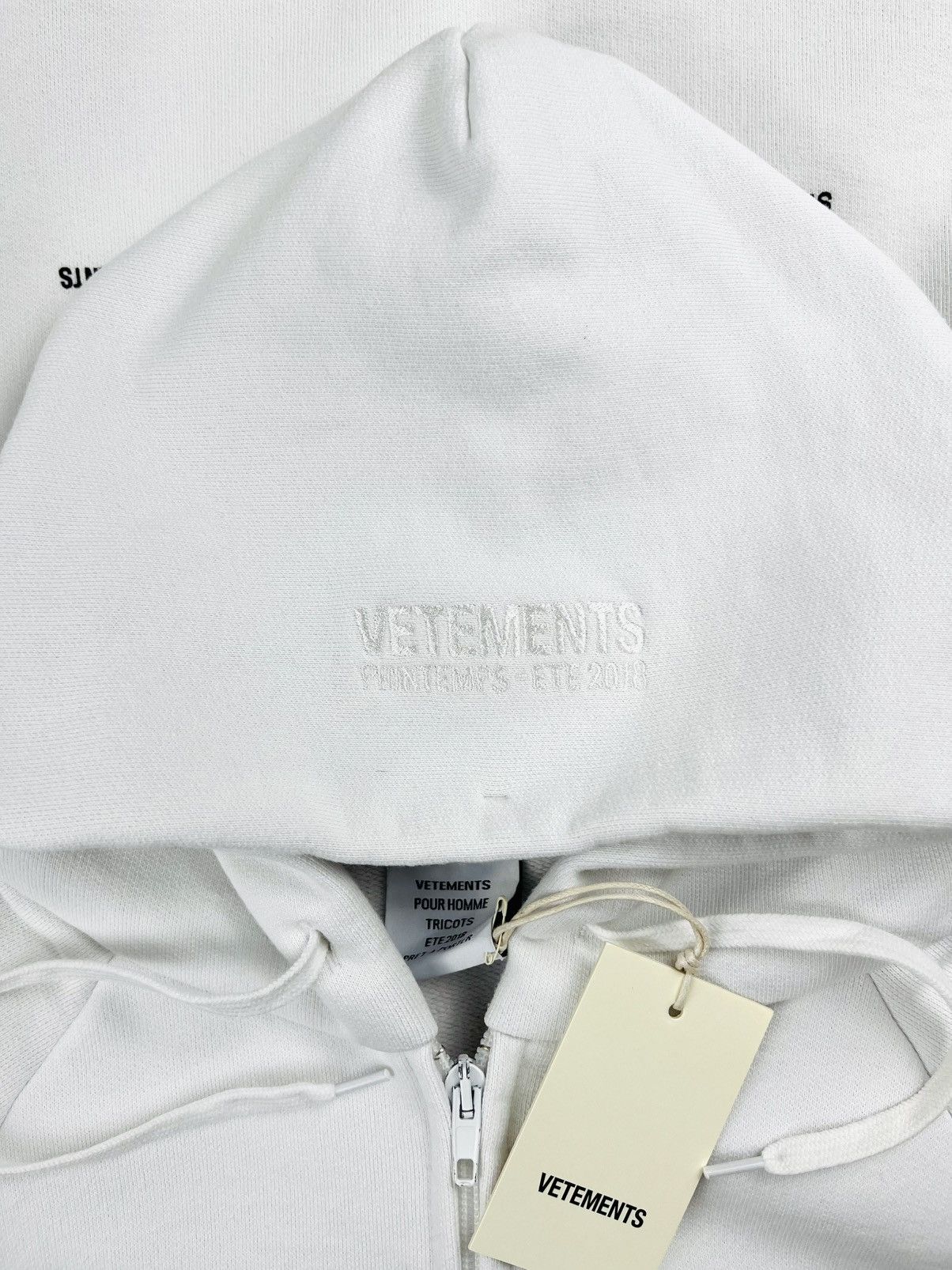 Vetements SS18 Vetements Calendar Zip Up Boxy Hoodie White Size US S / EU 44-46 / 1 - 6 Thumbnail
