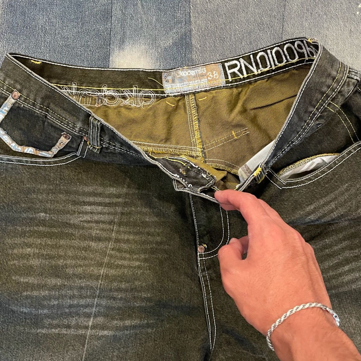 Akademiks × Vintage CRAZY Baggy Y2K Akademiks Shorts Size US 34 / EU 50 - 4 Thumbnail