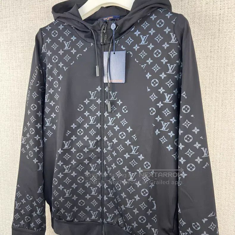 Louis Vuitton Louis Vuitton 2054 Logo Reading Logo Warm Zip Hooded Jacke Size US L / EU 52-54 / 3 - 2 Thumbnail