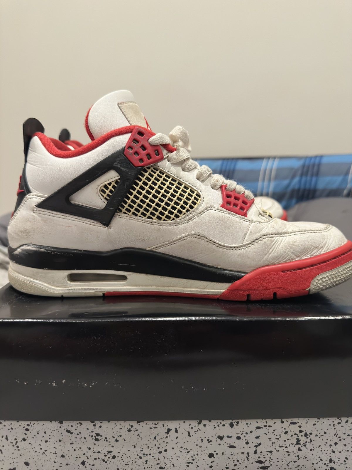 Jordan Brand Jordan 4 Fire Red Size 9.5 Size US 9.5 / EU 42-43 - 6 Thumbnail