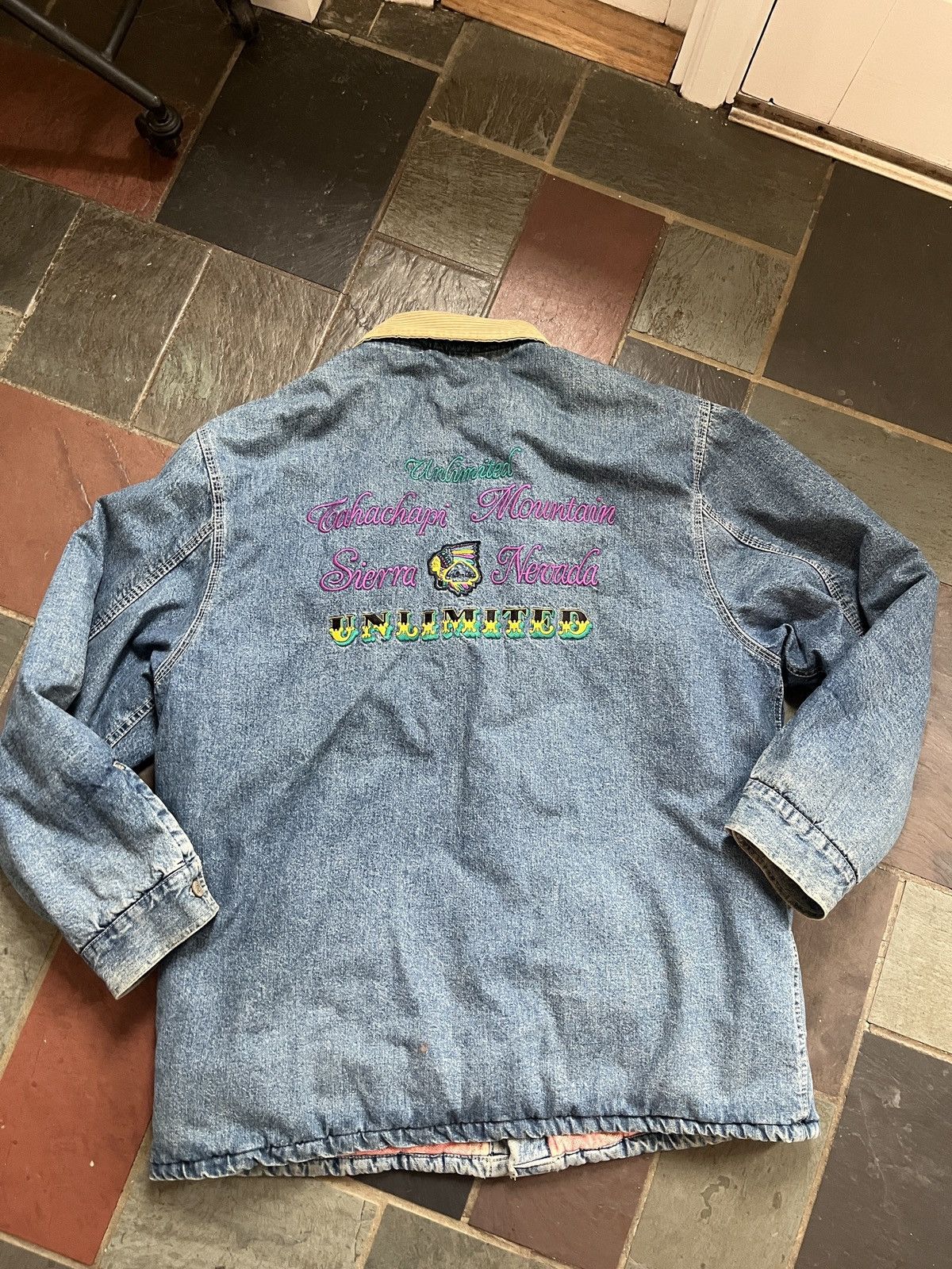Levi's Vintage Clothing Embroidered Italy made Jean jacket with corduroy collar Size US L / EU 52-54 / 3 - 2 Thumbnail