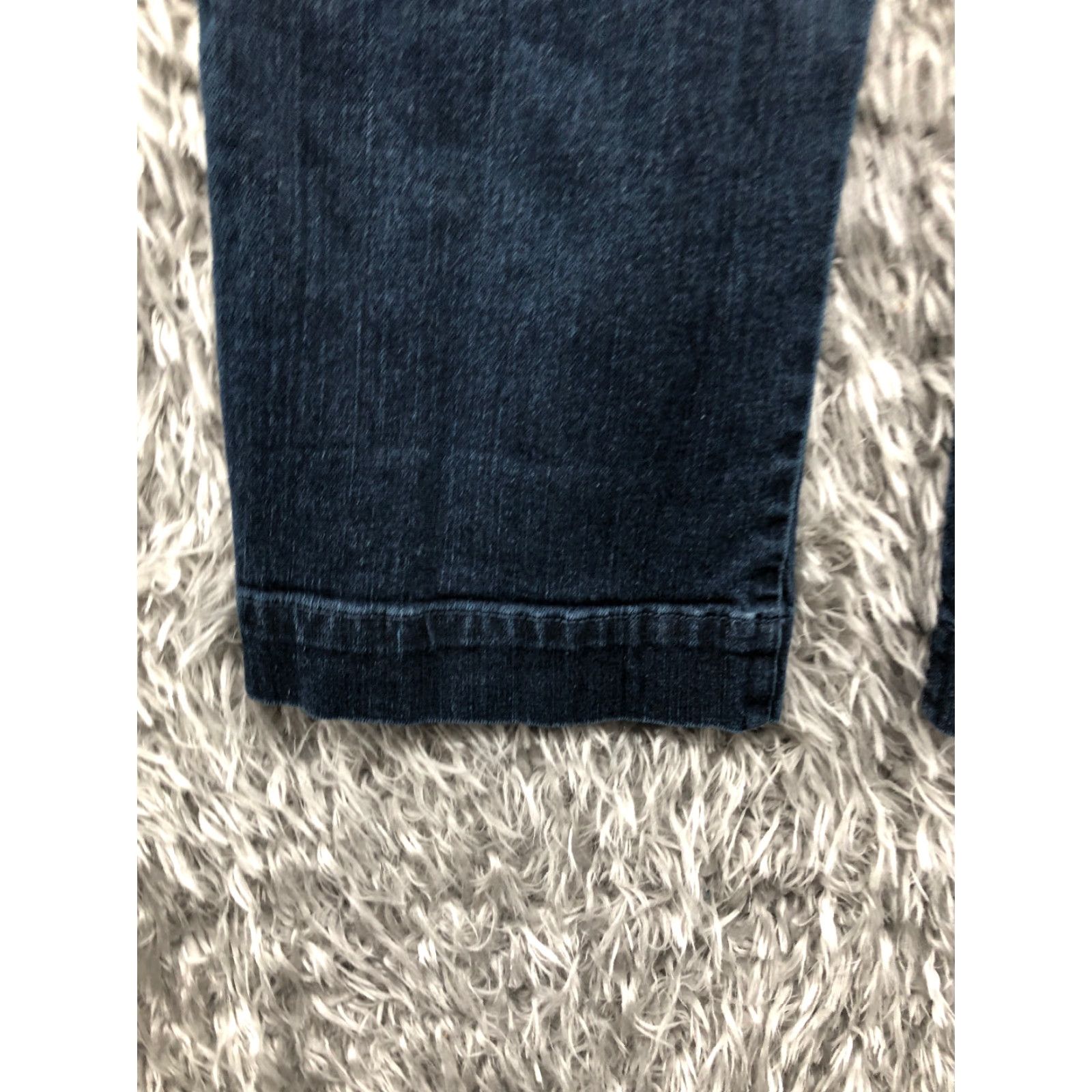 Vintage Woolrich Jeans Capri Women Regular Denim Blue 28 4 Mid Rise 5-Pocket Distressed No Vintage No Size 27" / US 4 / IT 40 - 7 Thumbnail