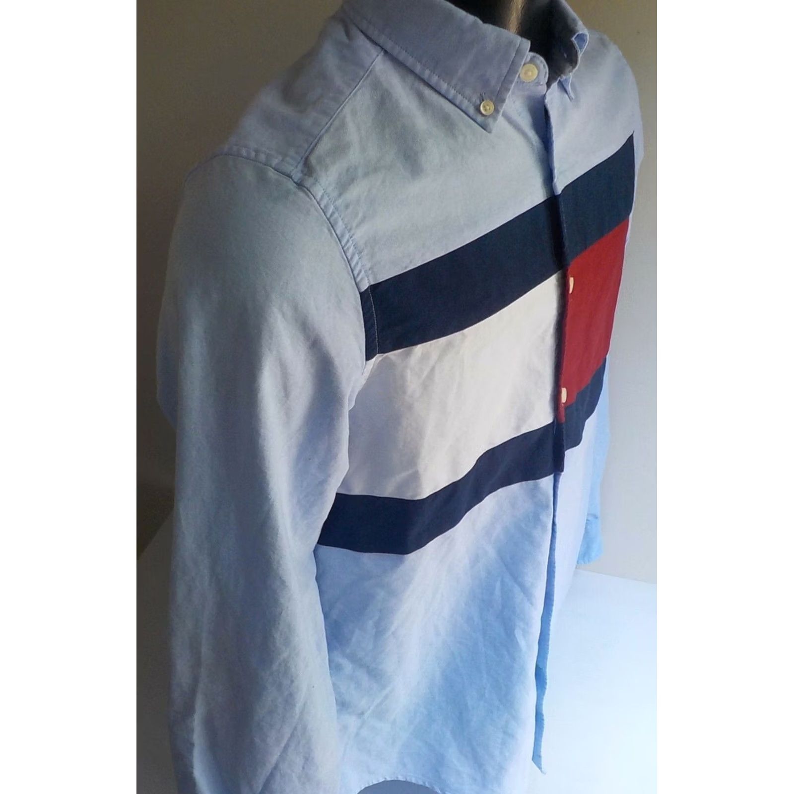 Tommy Hilfiger Tommy Hilfiger Custom Fit LS Blue Oxford with Red/White/Navy TH Flag Front XS Shirt Mens Size XS Blue Capstone/Flag Theme Size US XS / EU 42 / 0 - 3 Thumbnail