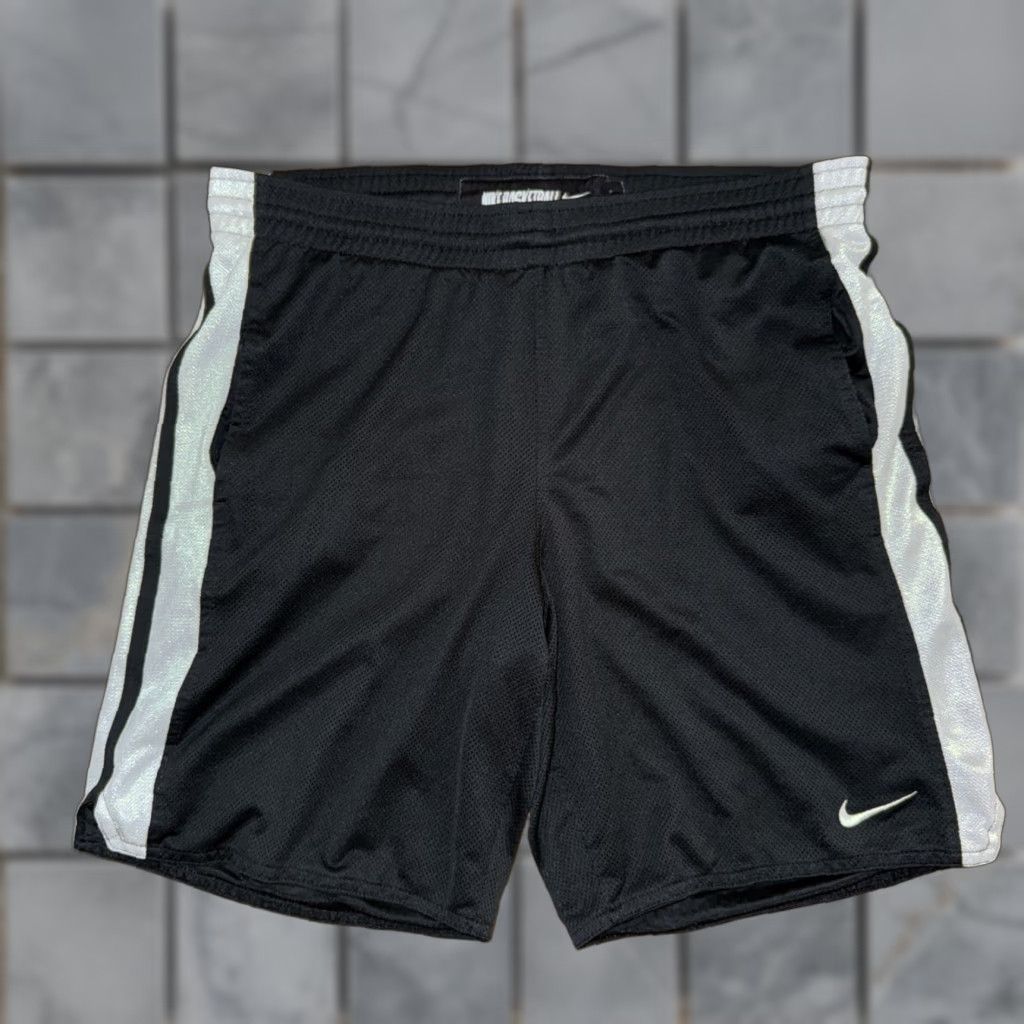 Nike VINTAGE Nike Basketball Shorts Mens Regular Medium Black 38x10 Athletic Activewear Size US 31 - 1 Thumbnail