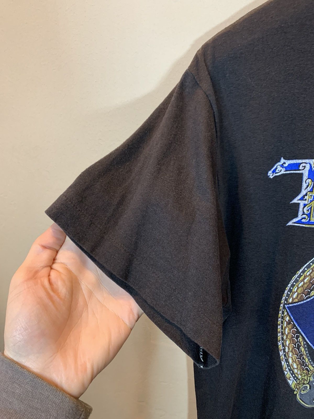 Band Tees × Vintage *RARE* Vintage 80’s Jethro Tull Tour Art Single Stitch Shirt Size US L / EU 52-54 / 3 - 4 Thumbnail
