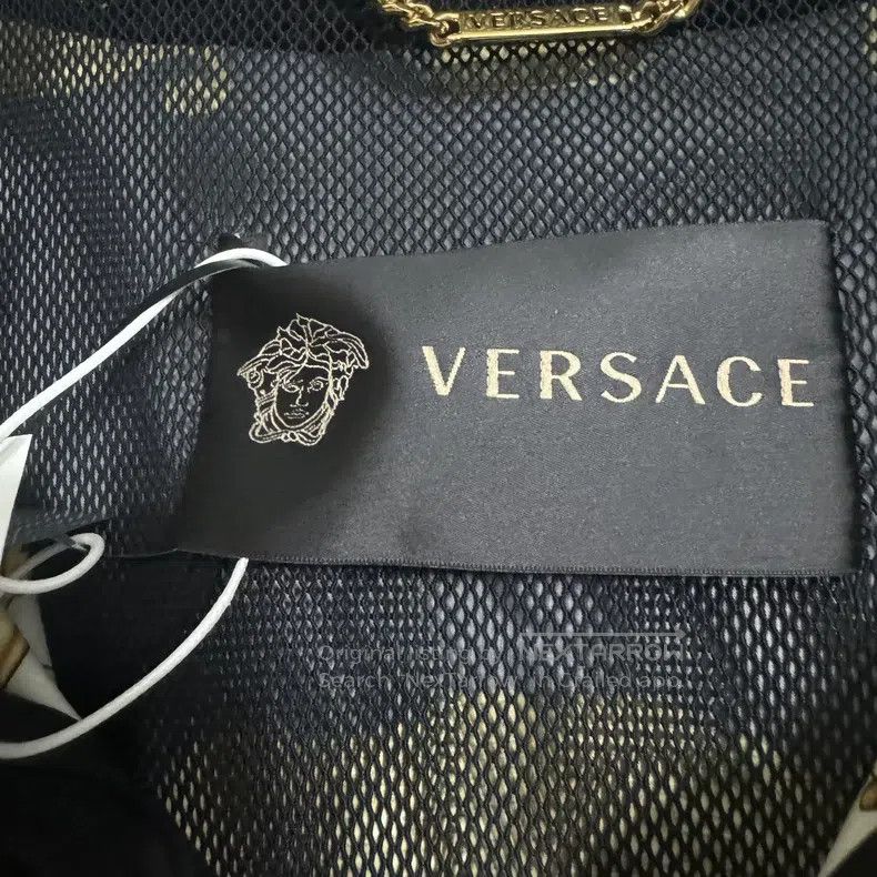 Versace Versace Classic black gold baroque print cotton jacket Size US M / EU 48-50 / 2 - 3 Thumbnail