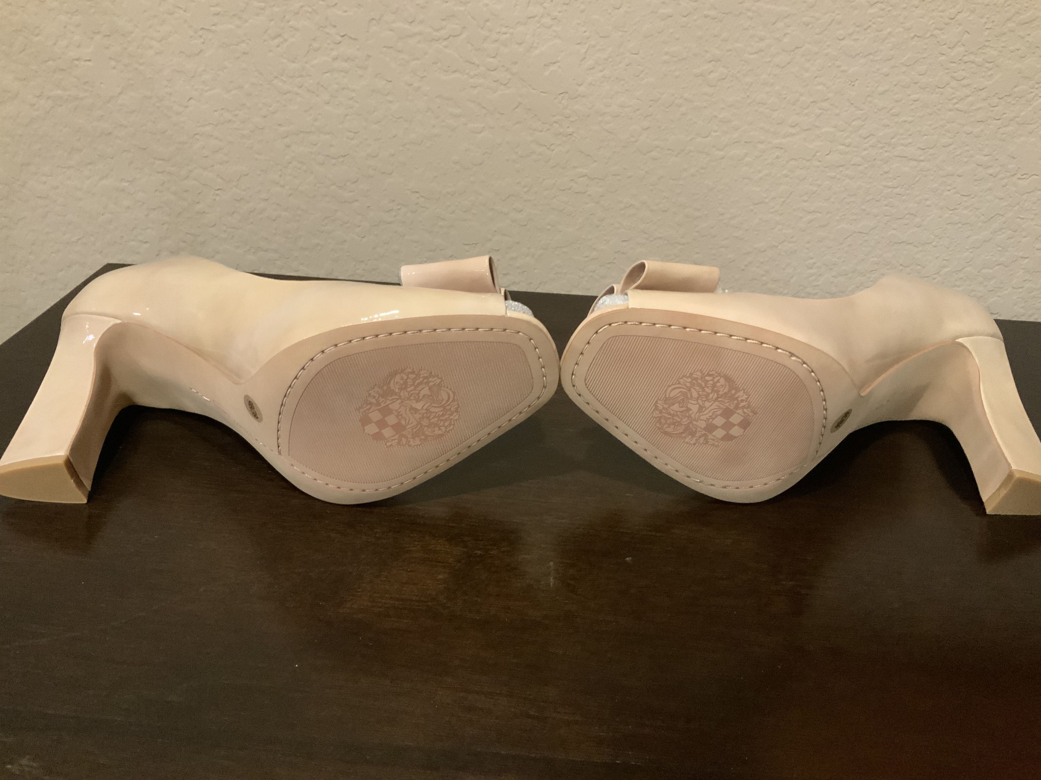 Vince Camuto Vince Camuto Onan Patent Pumps Size US 9 / IT 39 - 3 Thumbnail