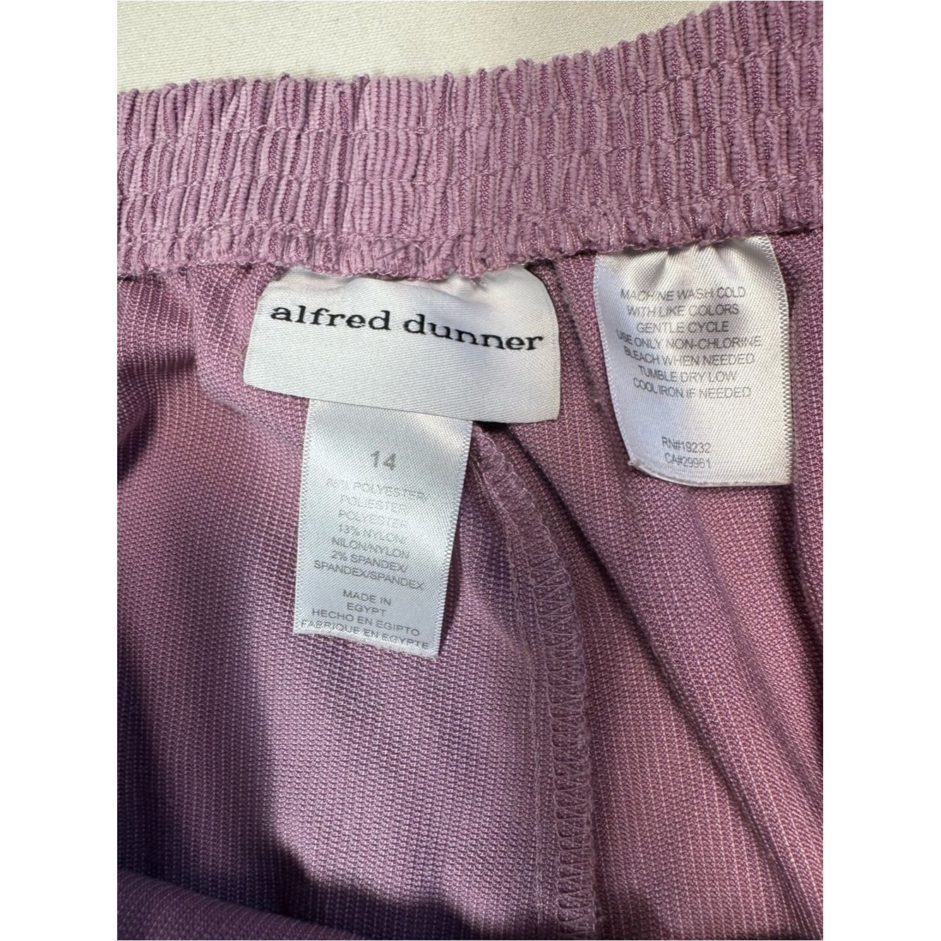 Other Alfred Dunner Sleek Corduroy Pull-on Pink Pants Size 14 Size 36" / US 14 / IT 50 - 6 Thumbnail