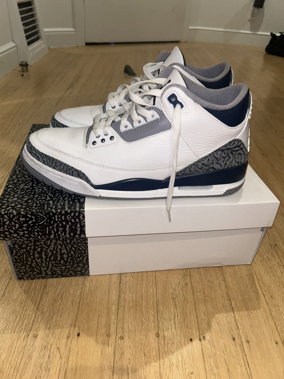 Jordan Brand × Nike Jordan 3 Midnight Navy Size 11 Size US 11 / EU 44 - 4 Thumbnail
