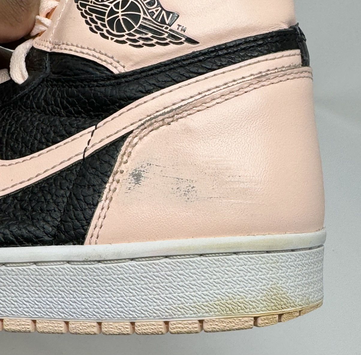 Jordan Brand × Nike 2019 Nike Air Jordan 1 Retro OG Black Crimson Tint size 9.5 Size US 9.5 / EU 42-43 - 12 Thumbnail