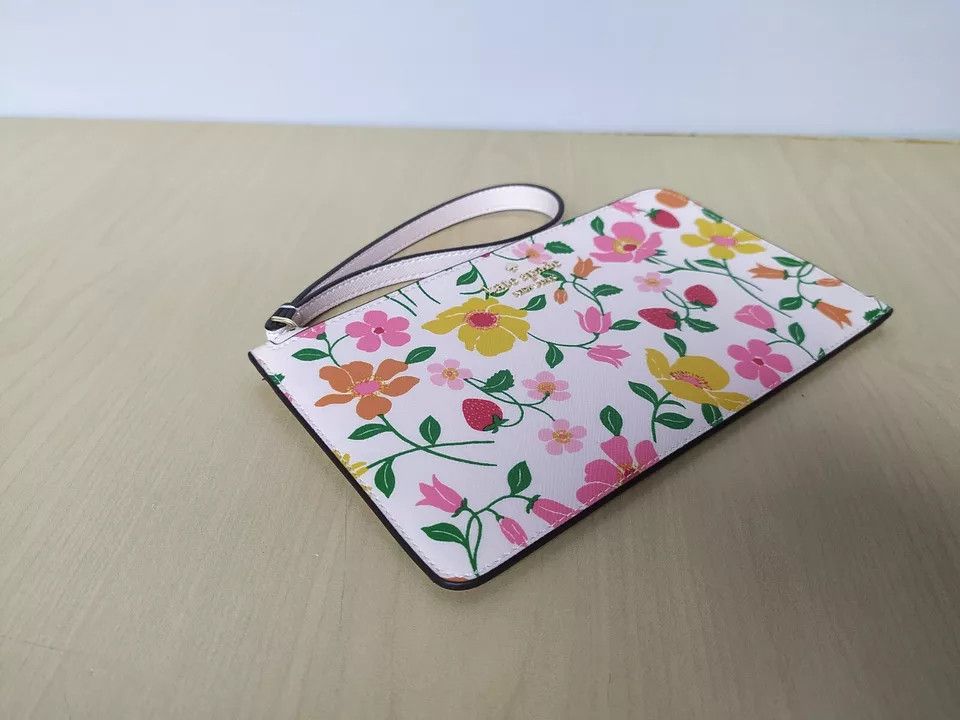 Kate Spade Kate Spade Lucy Strawberry Garden L-Zip Wristlet T-0005 Size ONE SIZE - 4 Thumbnail