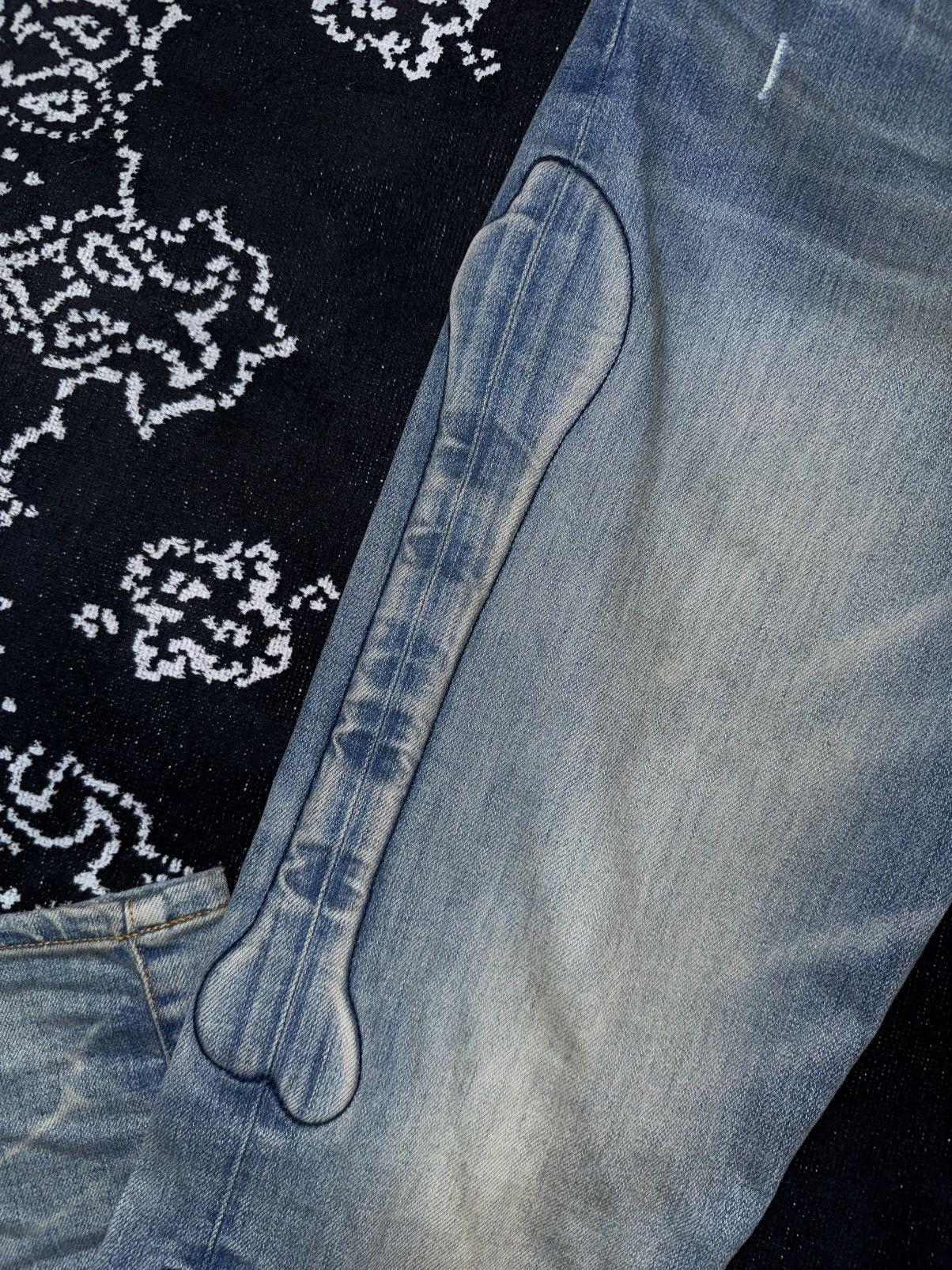 Amiri AMIRI SKELL BONE SCRIPT LOGO JEANS Size US 32 / EU 48 - 6 Thumbnail