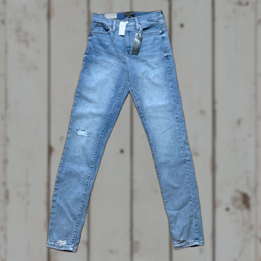 Banana Republic NWT Banana Republic Vintage Stretch Skinny Jeans 28/6 T Women's Blue Ankle Regular 28 Distressing Spot Near Crotch Size 28" / US 6 / IT 42 - 1 Thumbnail