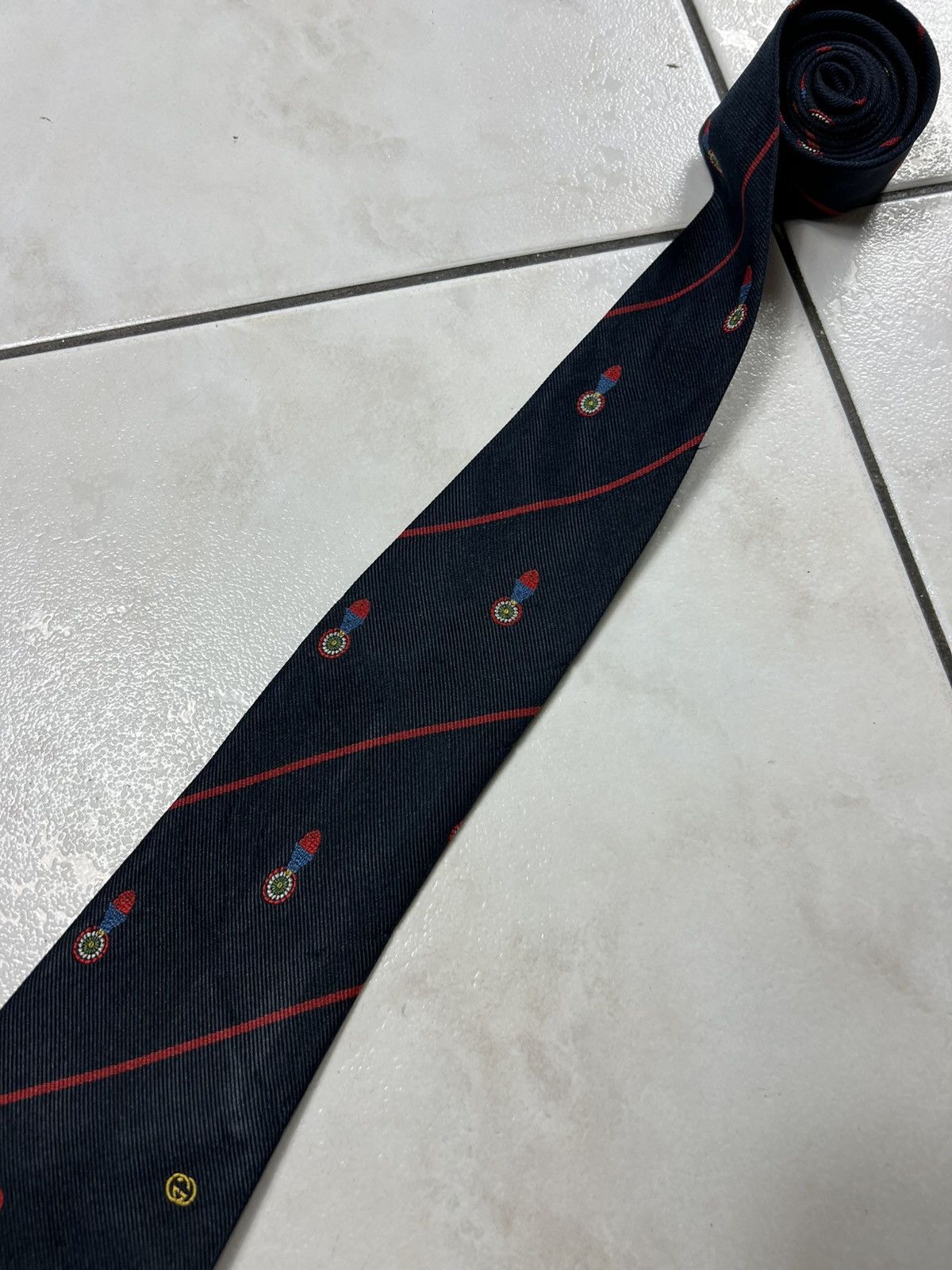 Gucci Vintage Gucci Italy silk tie striped navy red logo GG Size ONE SIZE - 7 Thumbnail