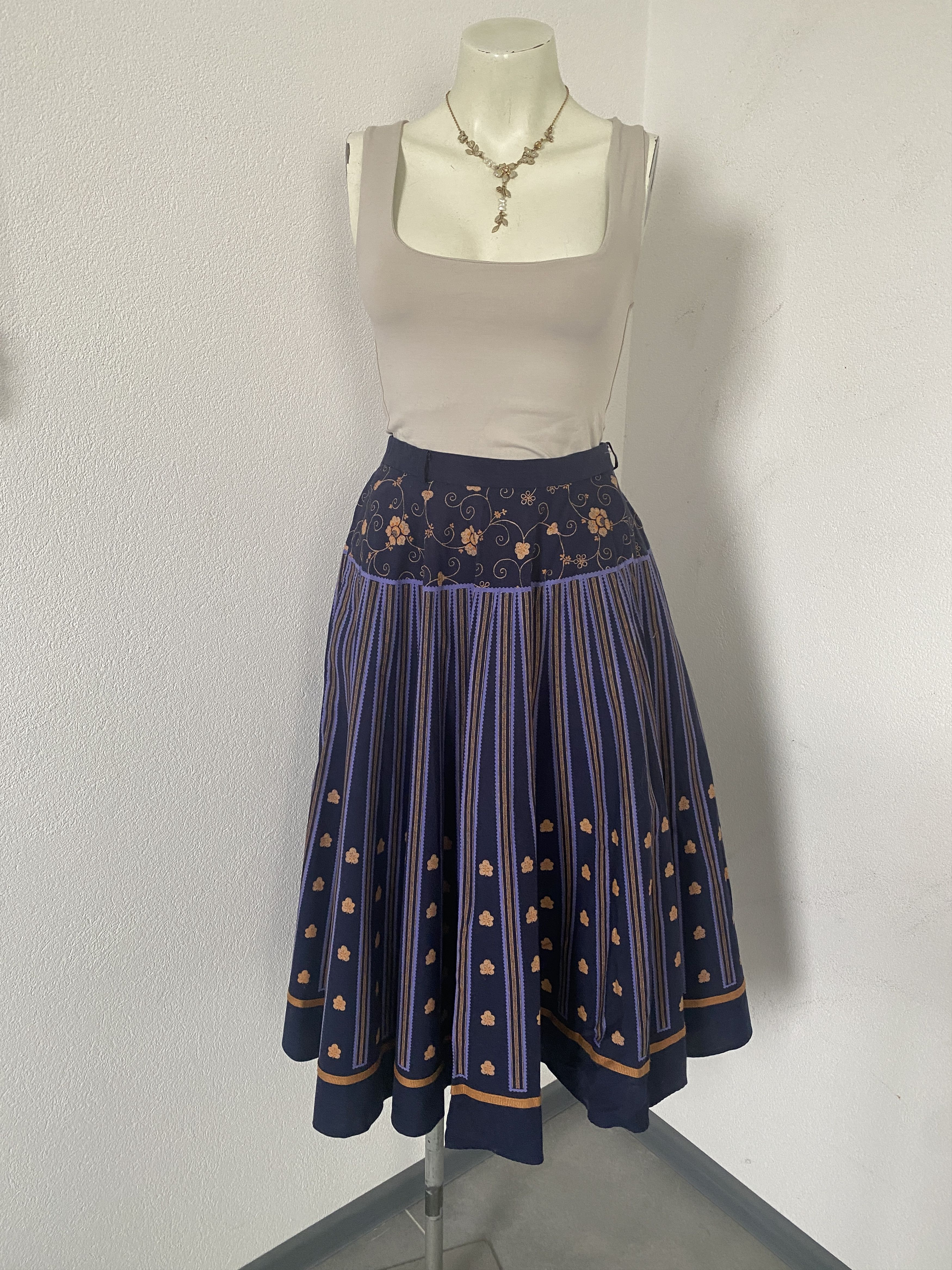 Vintage Vintage Peasant Skirt Size 28" / US 6 / IT 42 - 1 Thumbnail