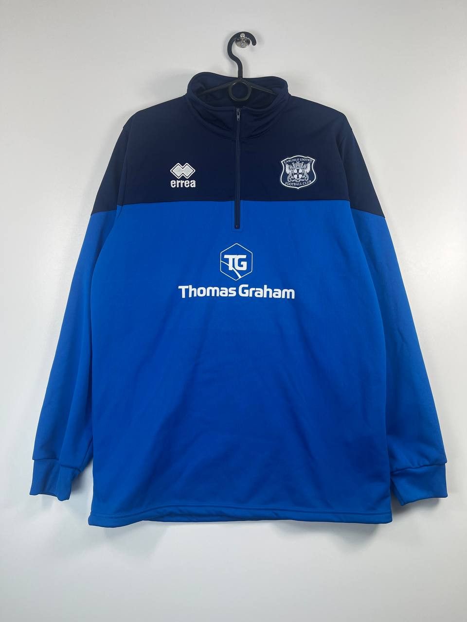 Errea Carlisle United Training Top Errea Thomas Graham Zip Size L Size US L / EU 52-54 / 3 - 1 Thumbnail