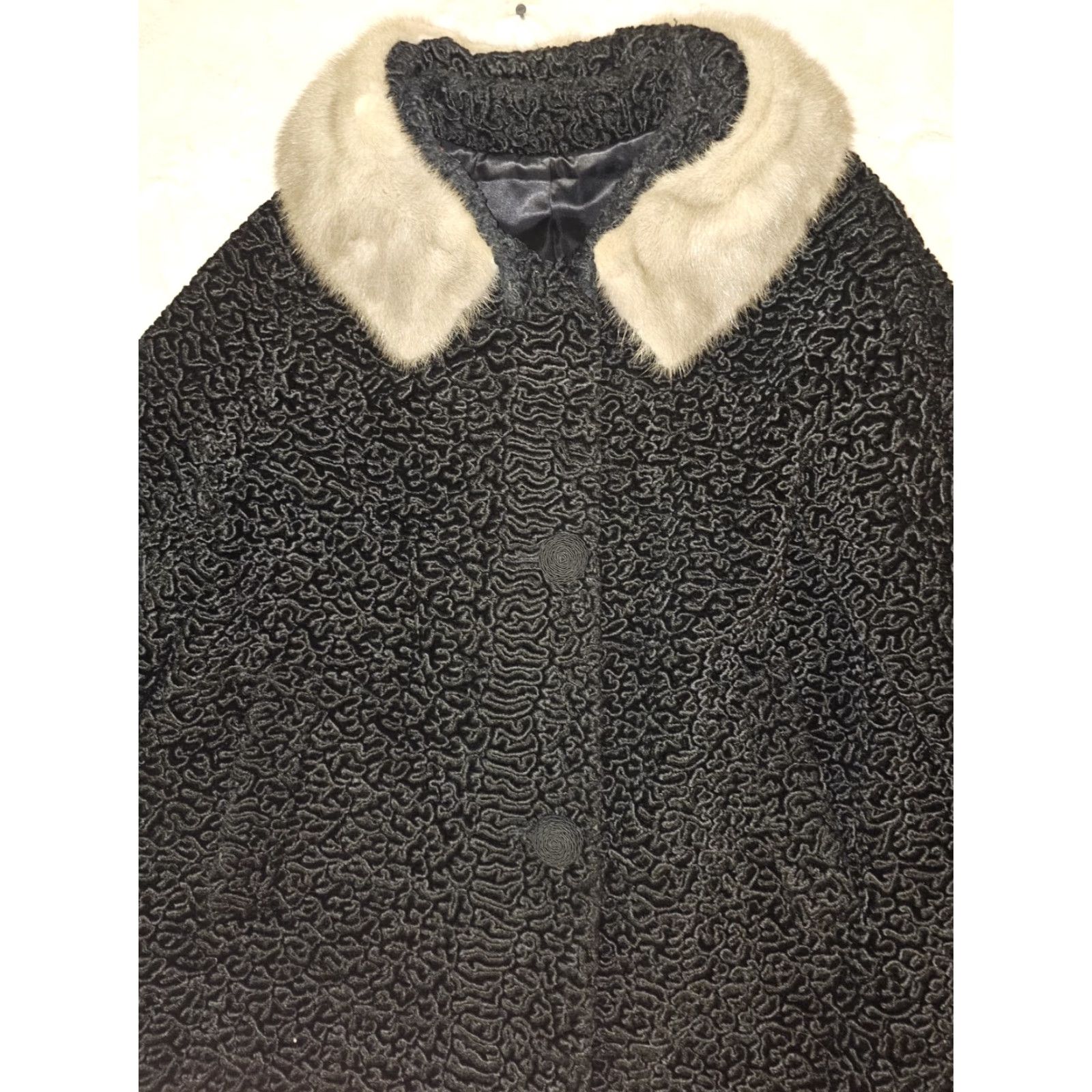 Vintage VINTAGE Lou Nierenberg Parisienne Black Brocade Fur Collared Overcoat Coat L/XL Adults Mens Womens 1960s Swing Cocktail fur Mink Button Up Size L / US 10 / IT 46 - 2 Thumbnail