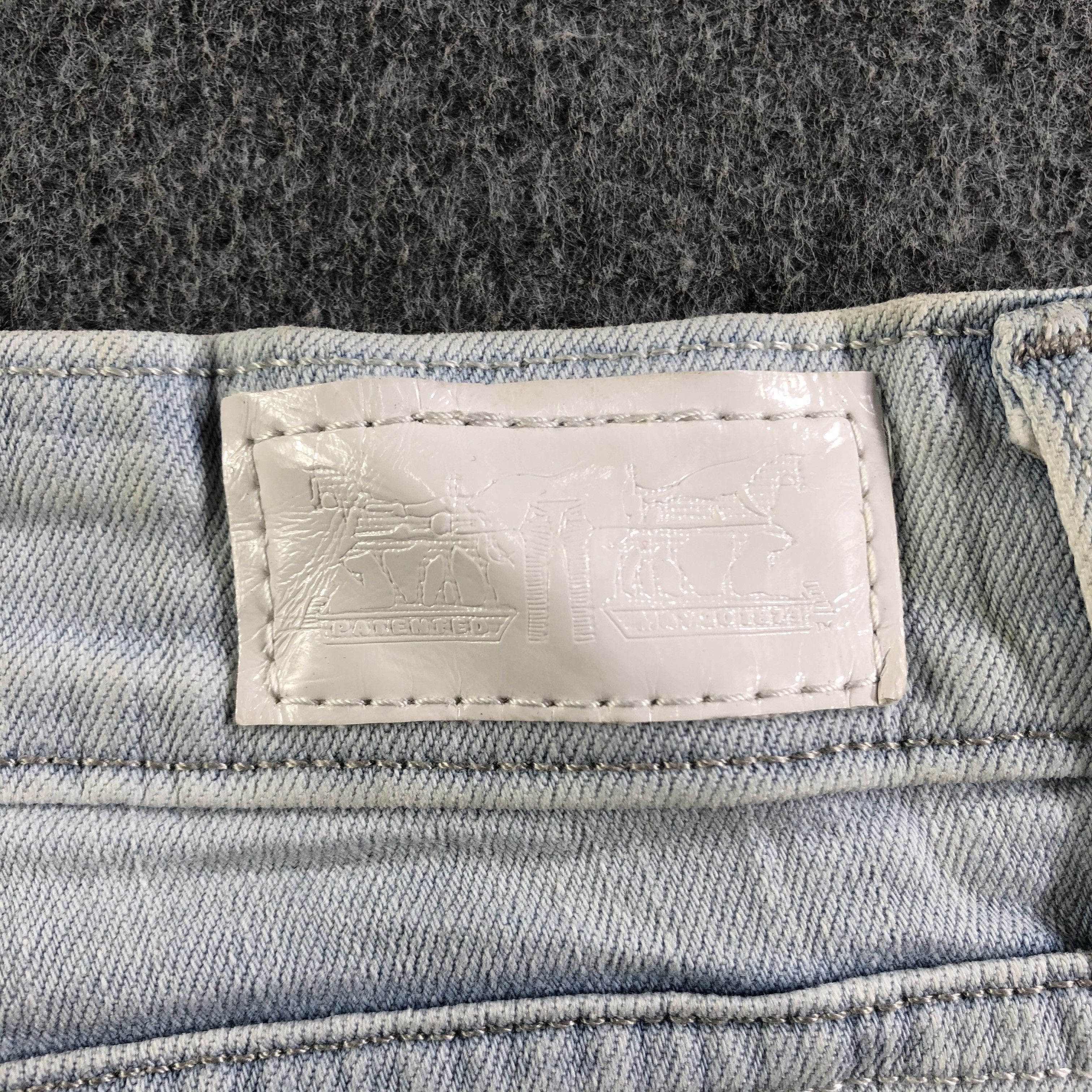 Levi's Vintage Light Wash Levis Jeans-J3204 Size US 33 - 5 Thumbnail