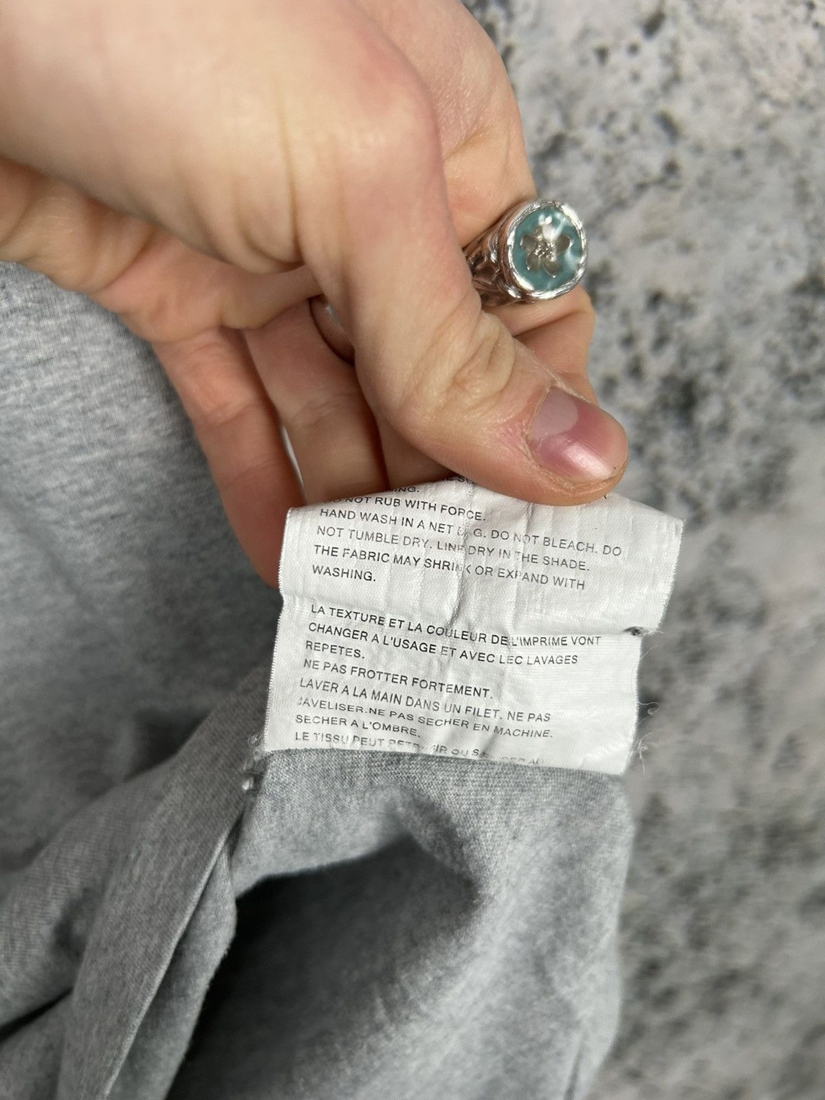 Comme des Garcons Comme Des Garcons Play Grey Heart Logo Tee Japanese Hype Size US L / EU 52-54 / 3 - 9 Thumbnail
