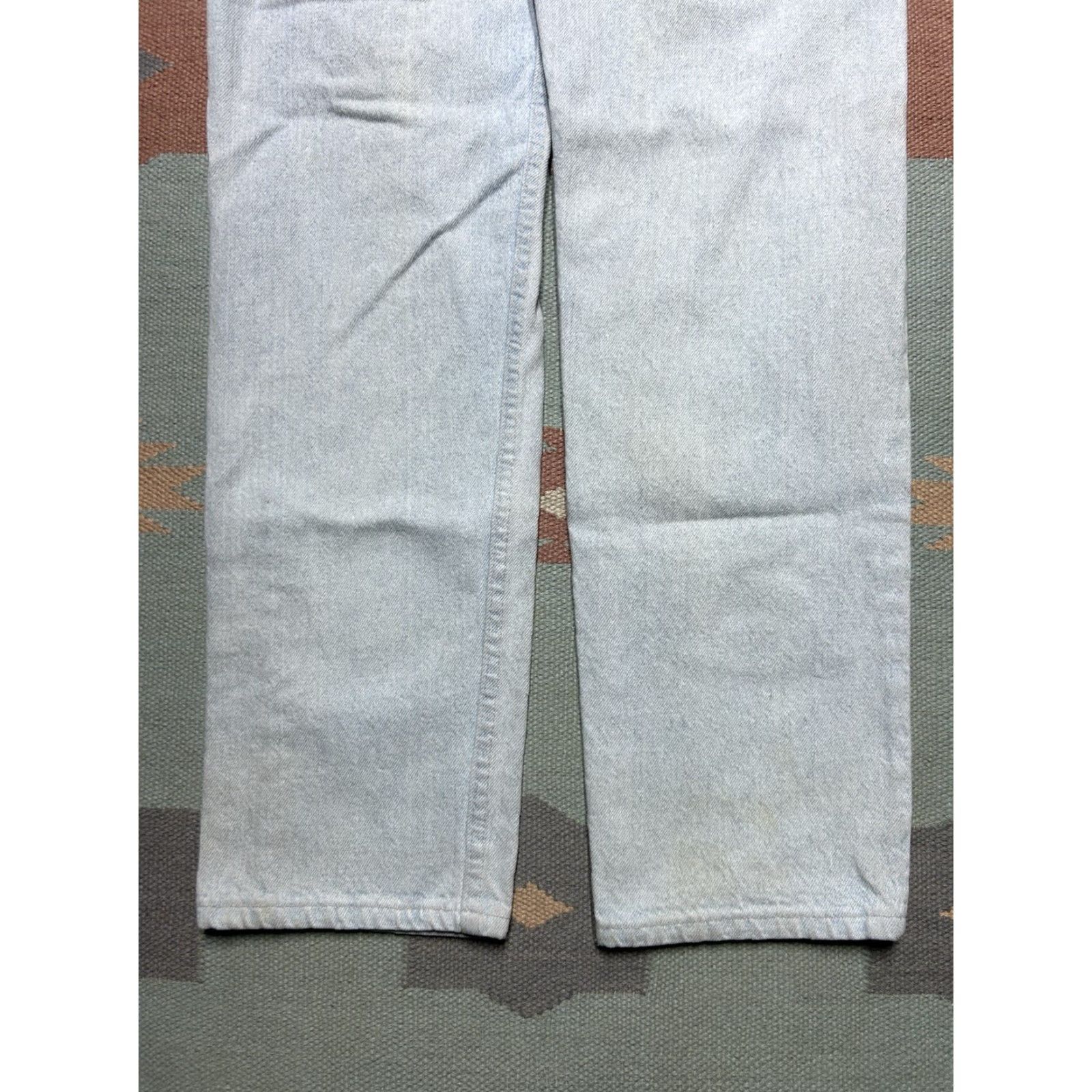 Levi's VINTAGE Levi’s 505 Jeans Main Selling Point Denim Straight Leg Men 34 Regular 32 Inseam Light Wash USA 80s Mens Jeans Size US 34 / EU 50 - 2 Thumbnail