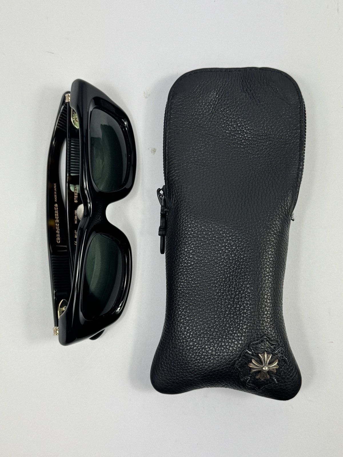 Chrome Hearts BLACK FRAME GOLD DETAILED STEEZIN SUNGLASSES Size ONE SIZE - 16 Thumbnail
