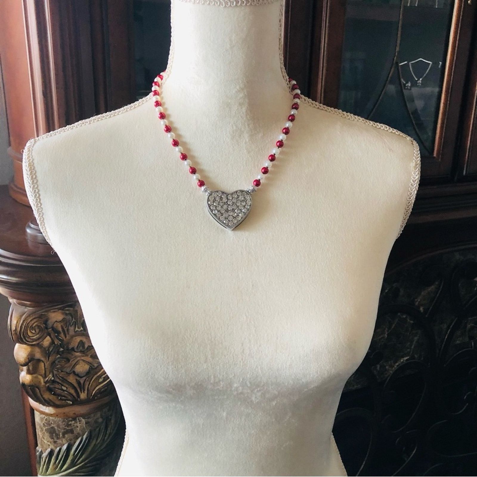 Handmade Handcrafted repurpose pave heart Pearl necklace Size ONE SIZE - 7 Thumbnail