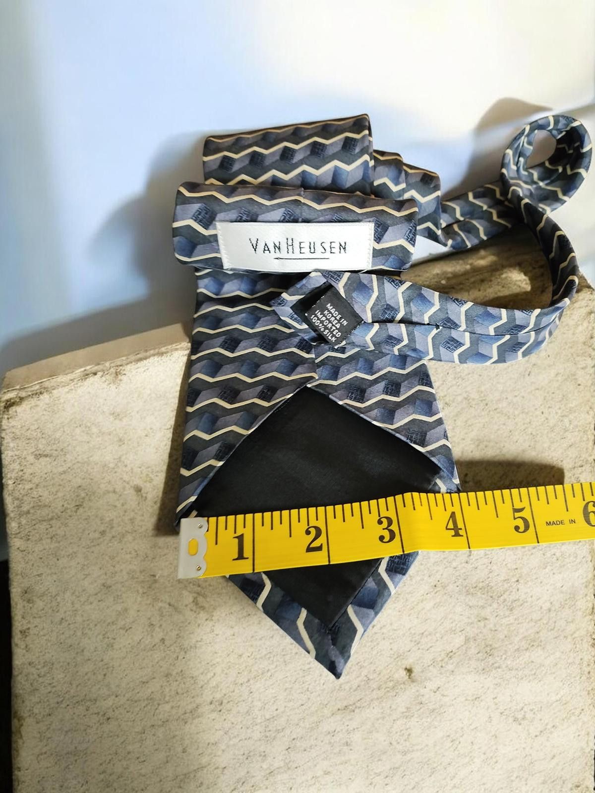 Van Heusen Van Heusen 100% Imported Silk Tie with Geometric Pattern Size ONE SIZE - 4 Thumbnail
