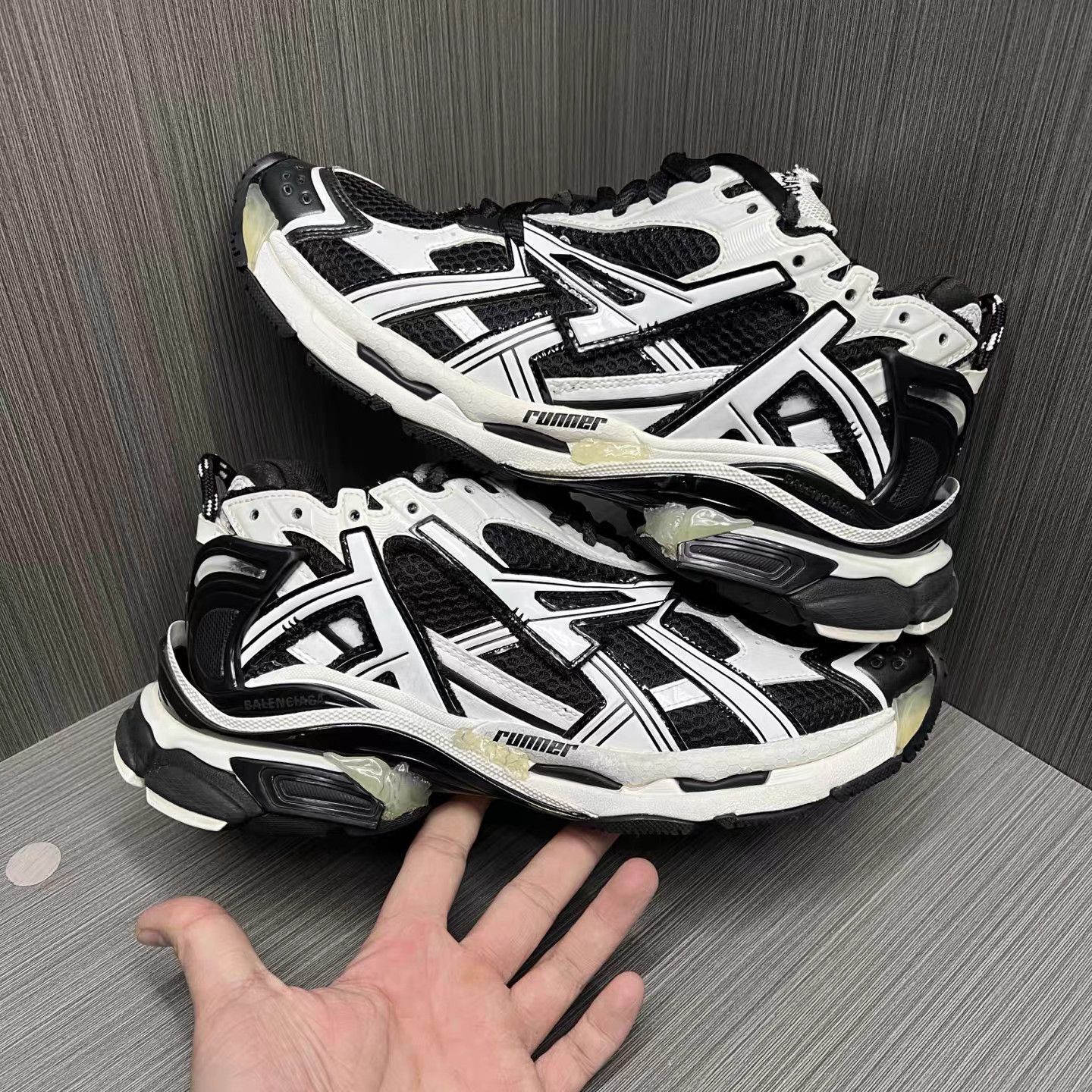 Balenciaga Black Athletic Running Sneakers Size 8 Size US 8 / EU 41 - 1 Thumbnail