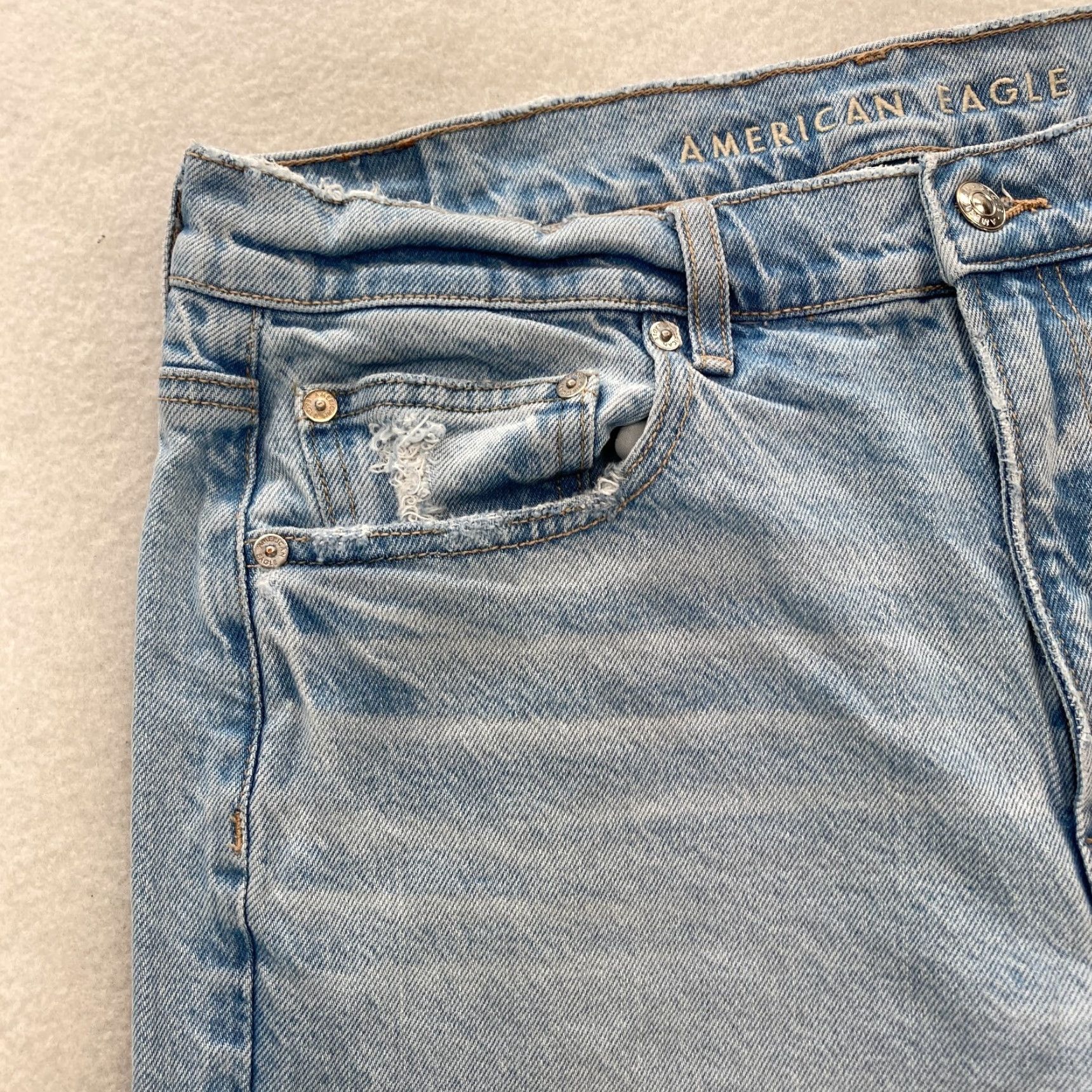 American Eagle Outfitters American Eagle Jeans Women's 12 Short Relaxed Straight Blue Denim Distressed Y2K Jeans Size 34" / US 12 / IT 48 - 4 Thumbnail