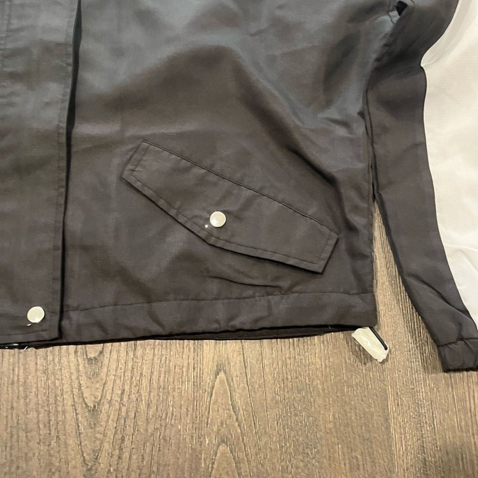 Guess NWOT Guess Black White Cropped Windbreaker Raincoat Size M / US 6-8 / IT 42-44 - 4 Thumbnail