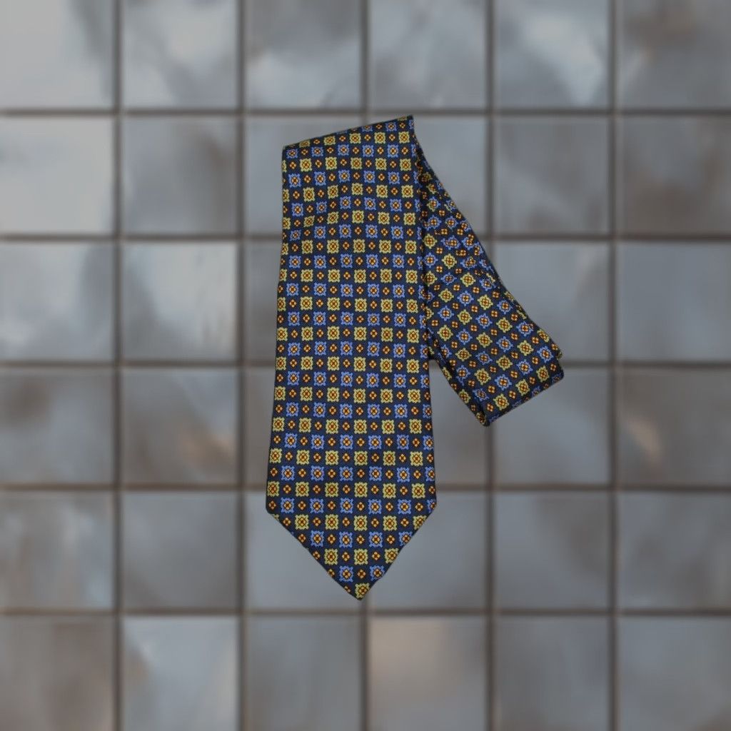 Vintage BARNEYS NEW YORK Neck Tie Mens Blue Silk Abstract Geometric Made in Italy Classic 57"-60" One Size Silk Tie Mens Blue Abstract Design Italy 100% Silk Size ONE SIZE - 1 Thumbnail