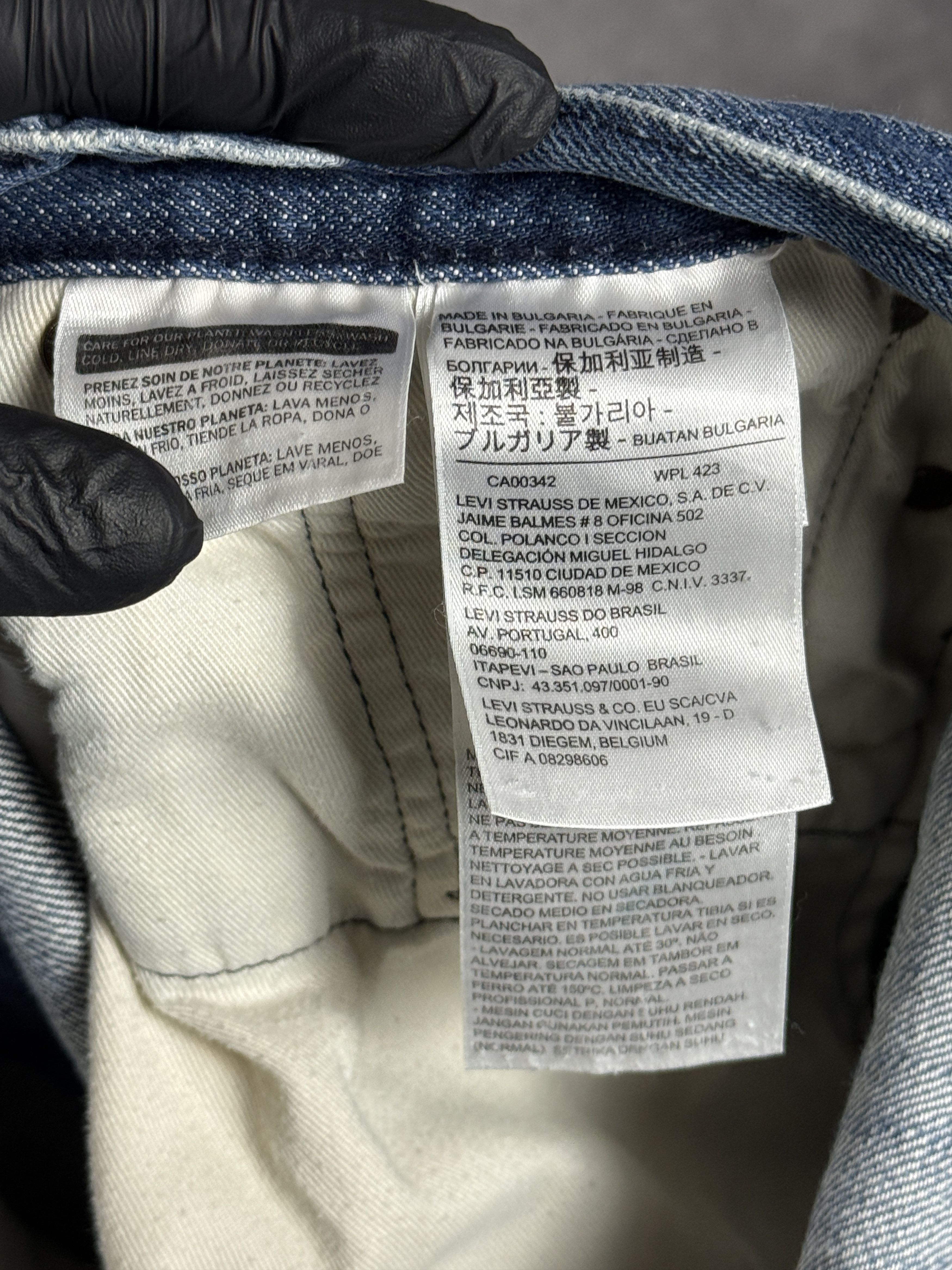 Levi's Levi’s light blue jeans with distressed denim 501 straight Size US 32 / EU 48 - 9 Thumbnail