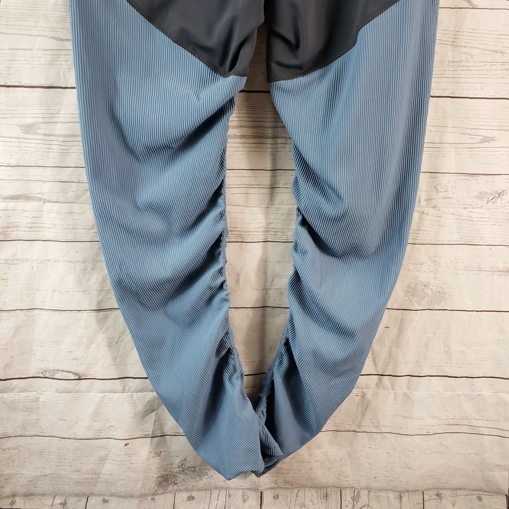 Vintage Zyia Womens Storm Parallel Luxe Leggings Sz 8-10 Blue Ribbed Mid Rise Leggings Body: 8 Inseam 25" Womens Stretch Nylon Activewear Compression Ribbed Size 30" / US 8 / IT 44 - 5 Thumbnail