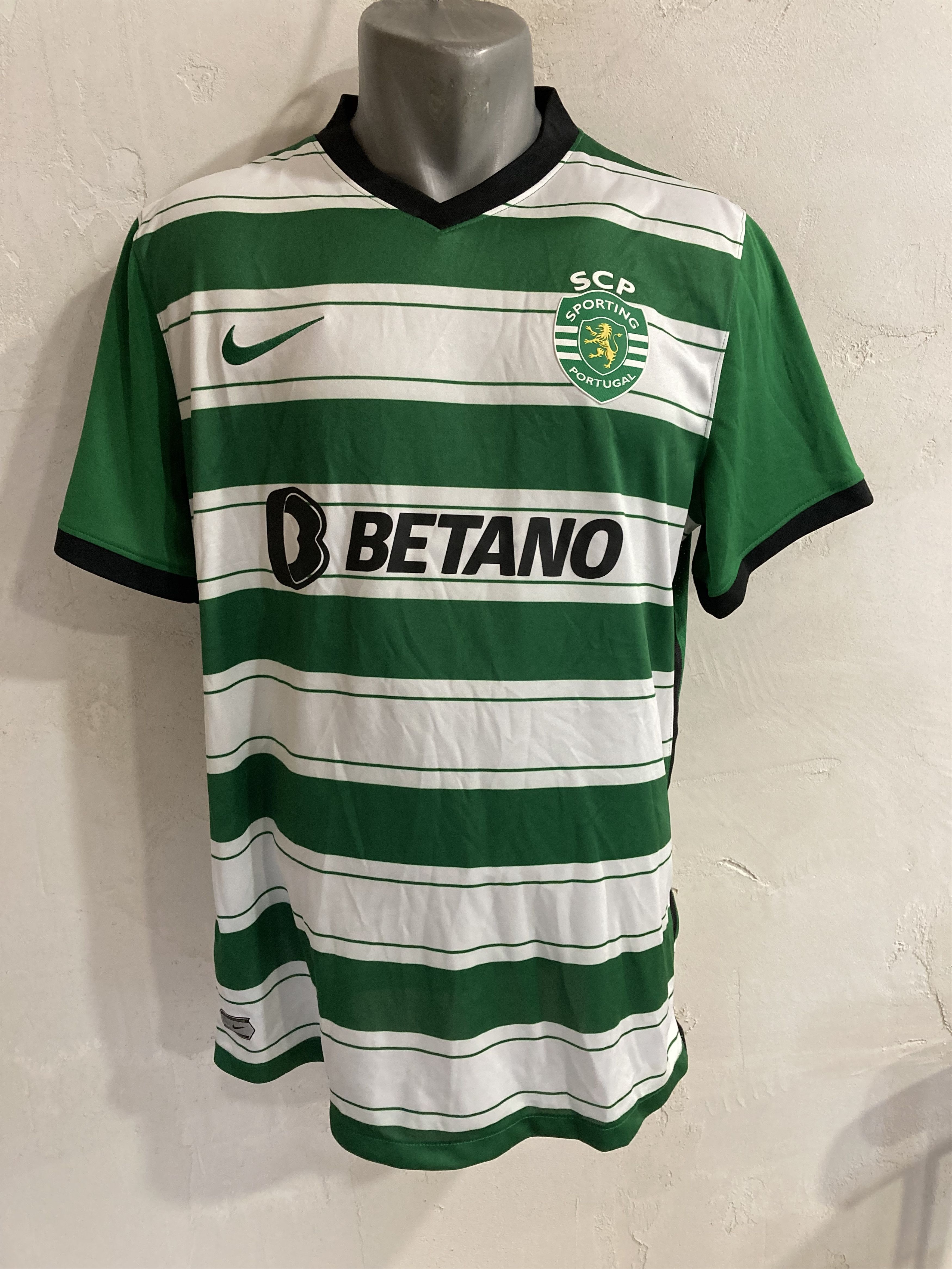 Nike Sporting Lisbon CP Nike 2022/23 Home Football Soccer Jersey Size US XL / EU 56 / 4 - 1 Thumbnail