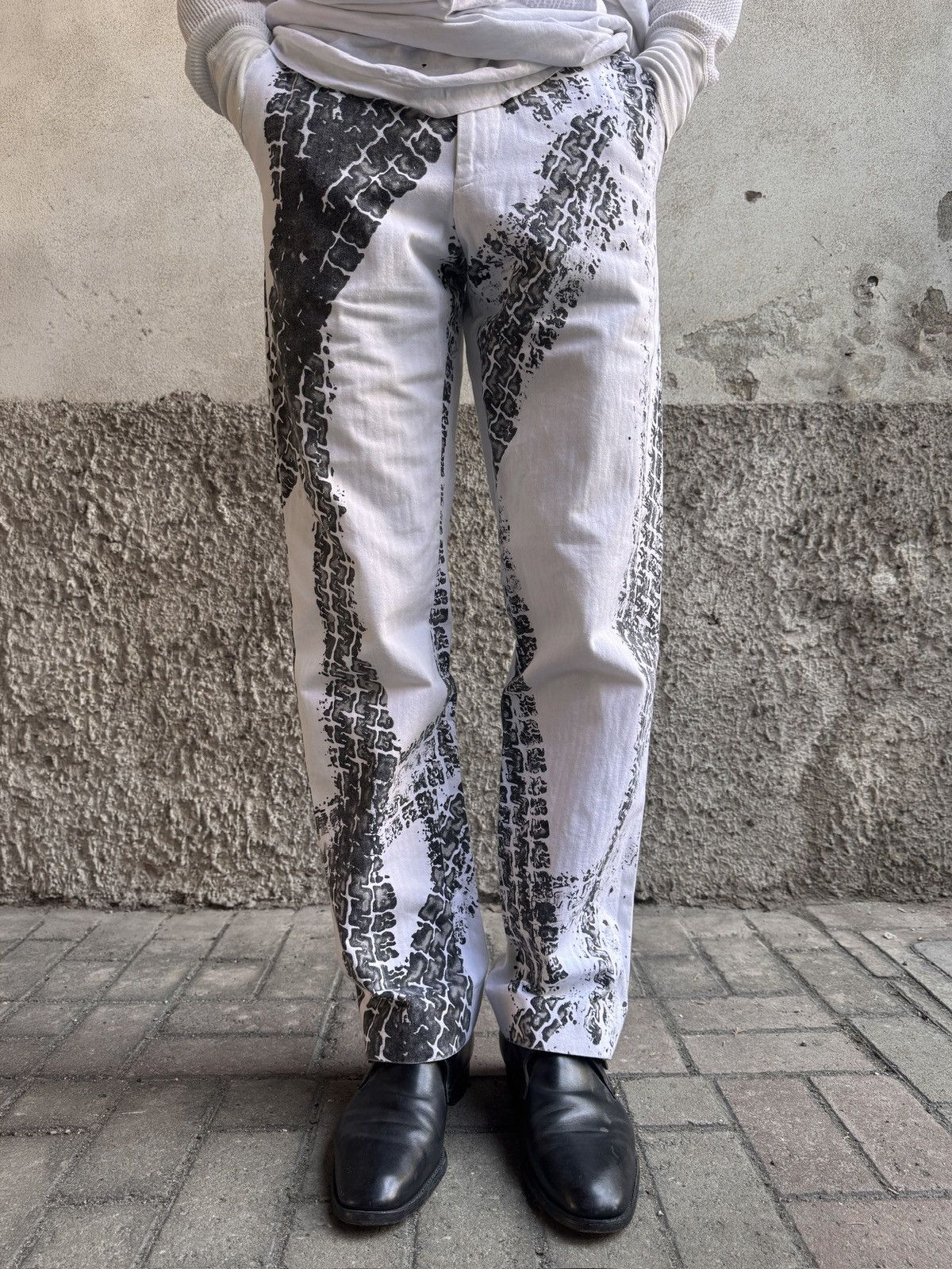 Alexander McQueen Alexander McQueen Tire Tracks Herringbone Pants Size US 30 / EU 46 - 2 Thumbnail