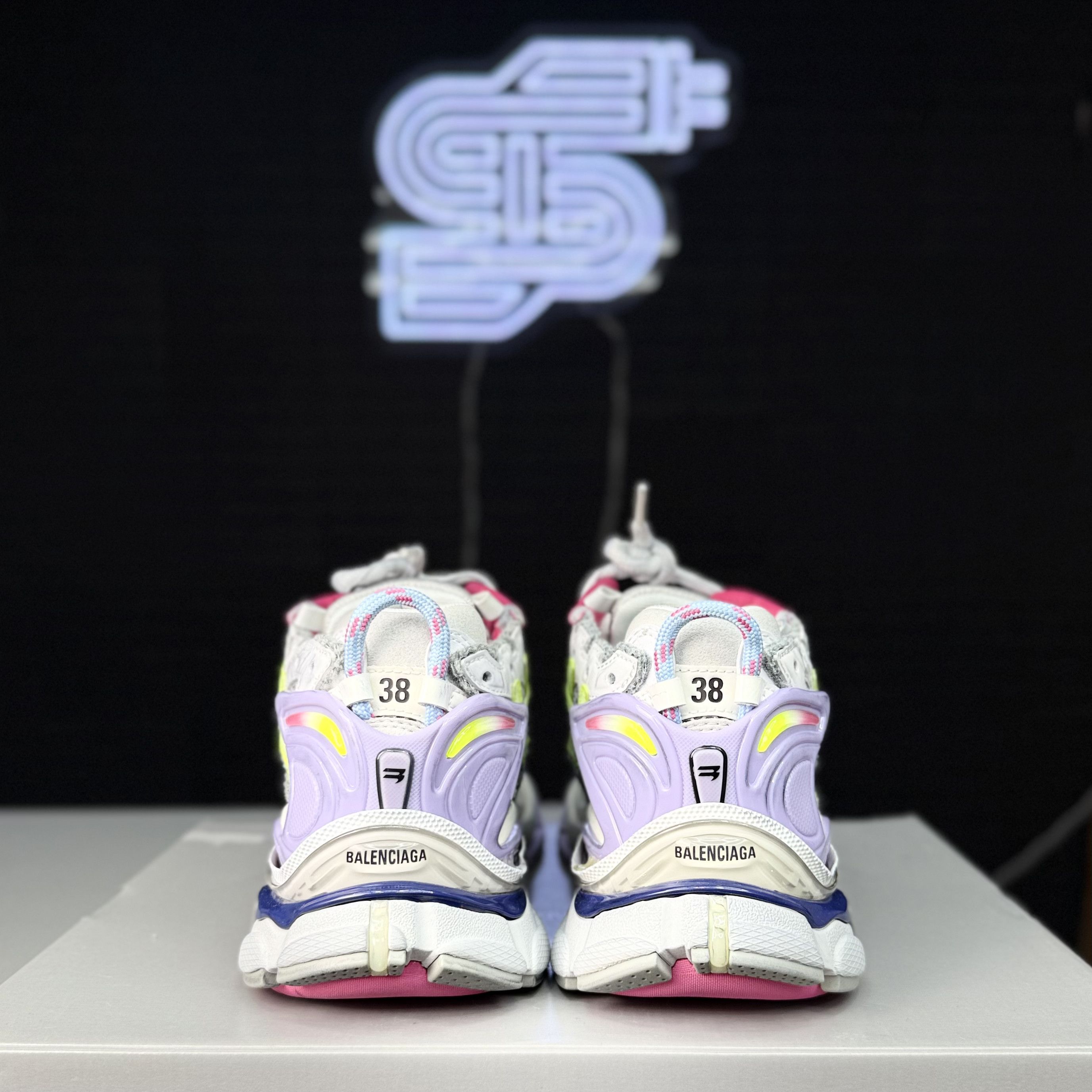 Balenciaga Balenciaga Runner White/Pink/Lime Size US 5.5 / EU 38 - 6 Thumbnail