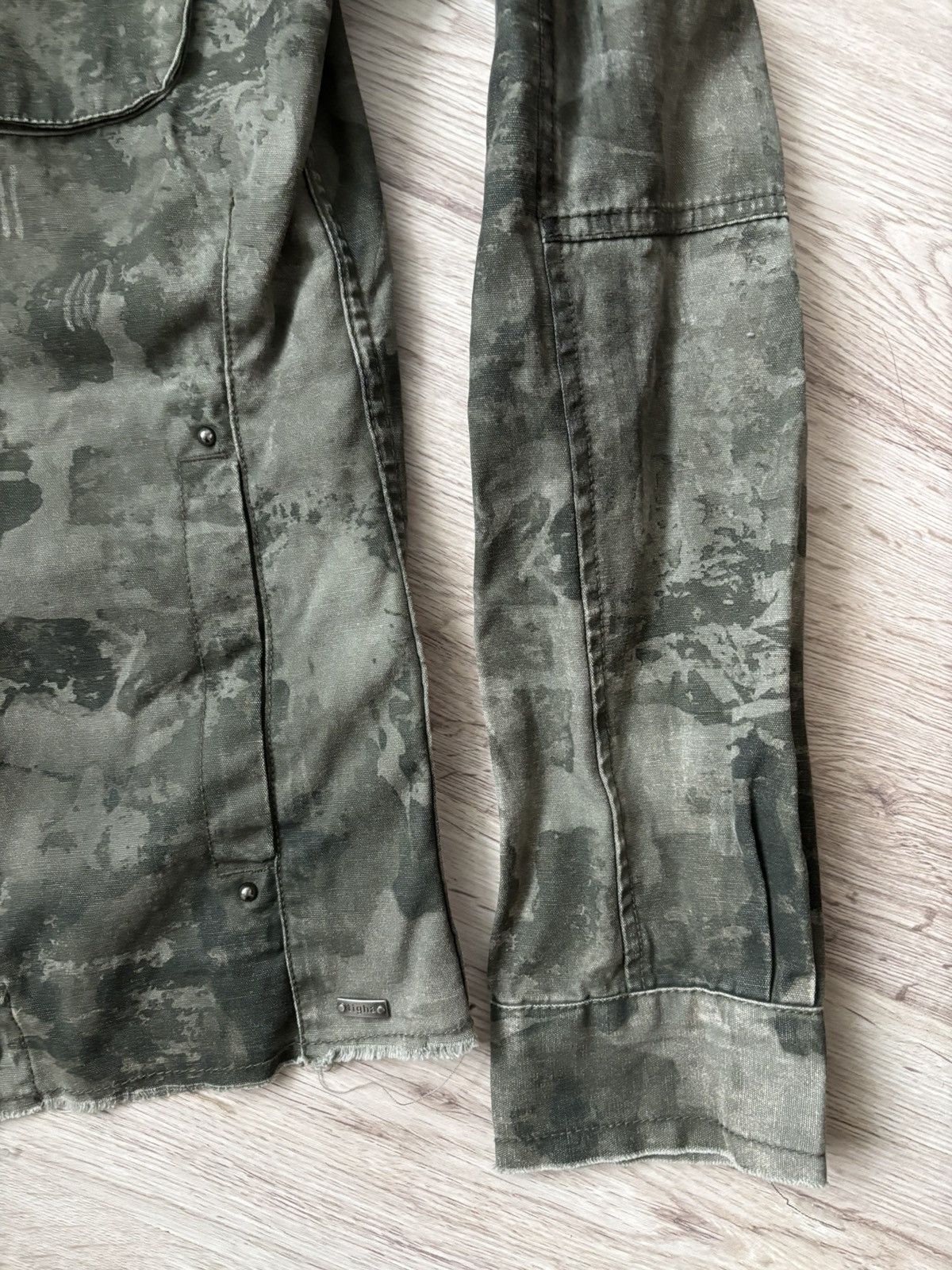 tigha Rare camo Tigha distressed jacket Size US L / EU 52-54 / 3 - 2 Thumbnail