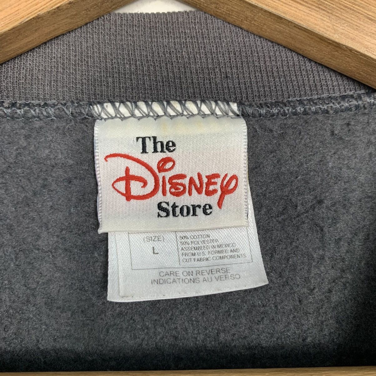 Disney Vintage Disney Store Crewneck Sweatshirt Size US L / EU 52-54 / 3 - 11 Thumbnail