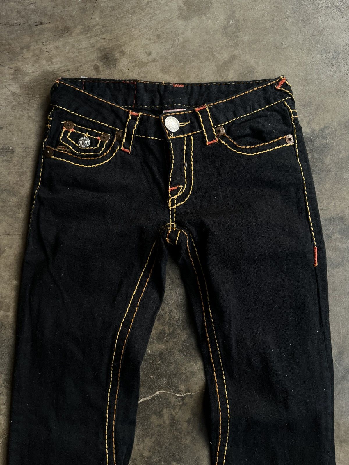 If Six Was Nine TRUE RELIGION BLACK FLARE BOOTCUT DENIM JEANS PANTS PATTERN Size US 26 / EU 42 - 3 Thumbnail