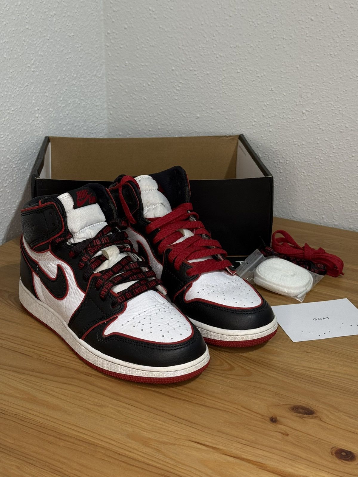 Nike Nike Air Jordan 1 Retro High Bloodline Size US 8 / IT 38 - 1 Thumbnail