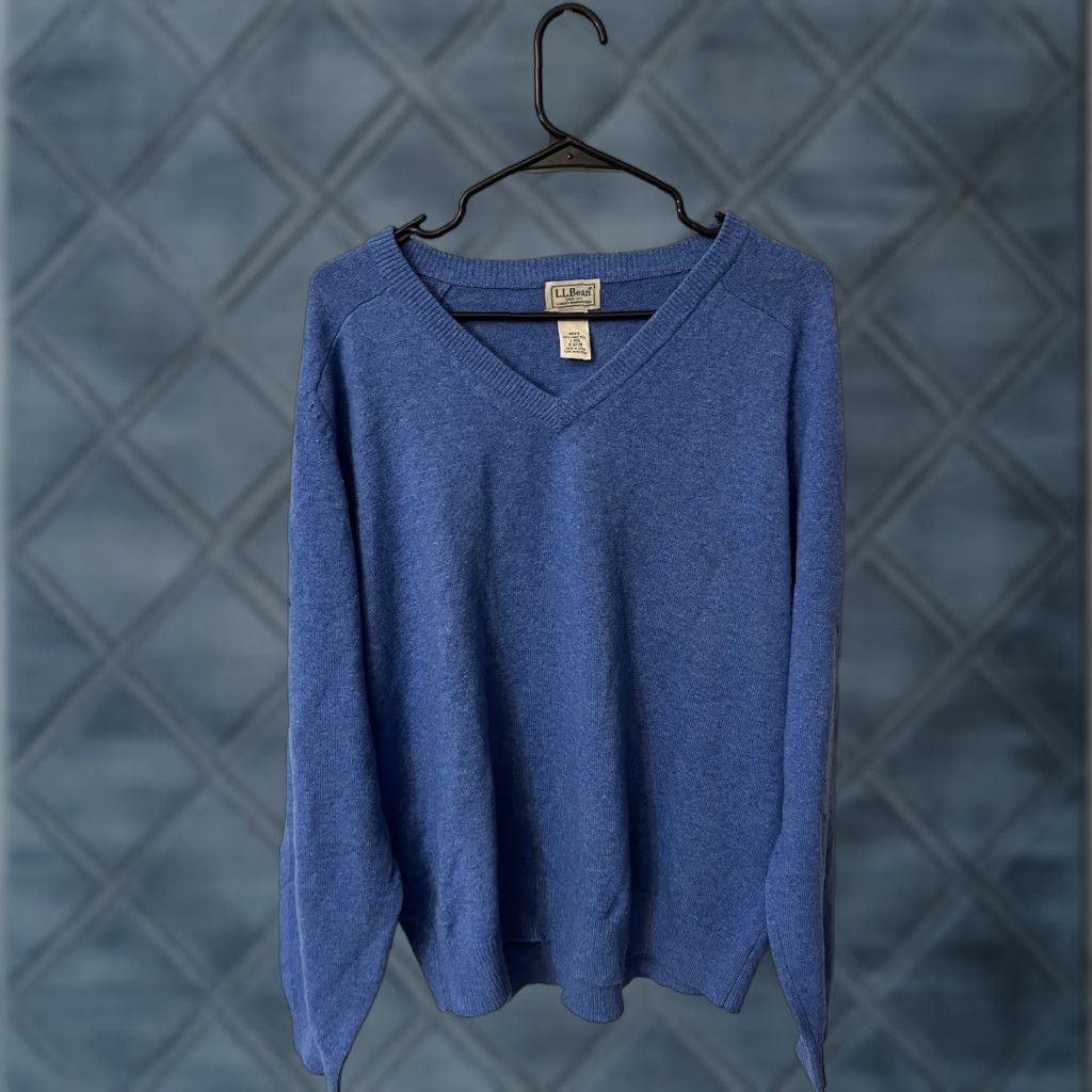 Vintage VINTAGE LL Bean Men's Sweater 100% Lambswool Blue Pullover Large V-Neck 90's QY78 Men's Size US L / EU 52-54 / 3 - 1 Thumbnail