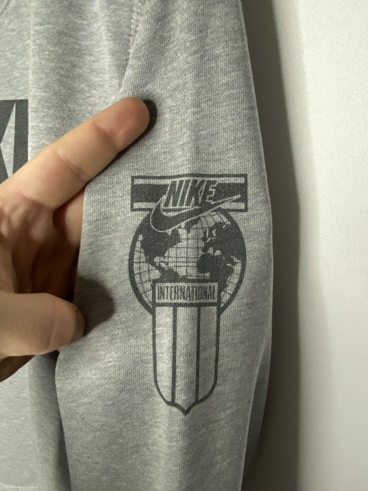 Nike × Vintage 🔥Men’s Rare Vintage Nike Flags International Sweatshirt 🔥 Size US L / EU 52-54 / 3 - 4 Thumbnail