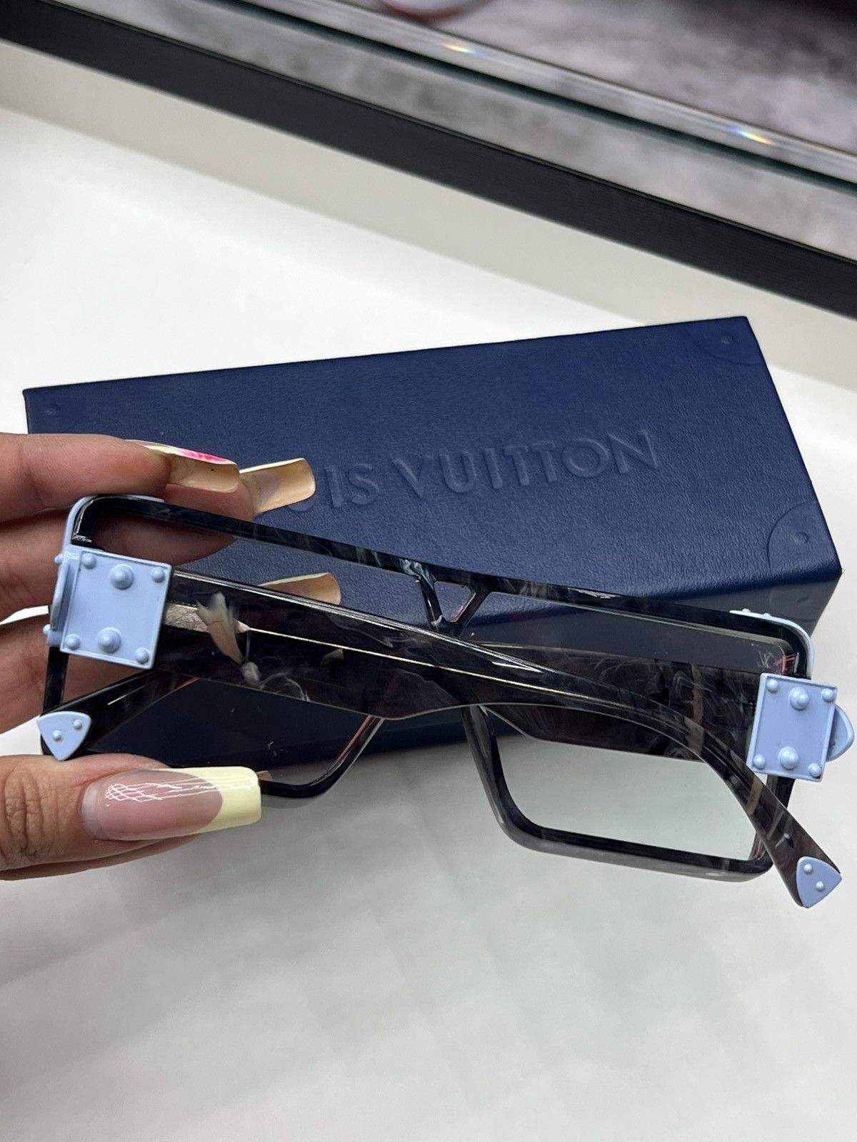 Louis Vuitton Louis Vuitton Dayton Glasses Size ONE SIZE - 6 Thumbnail