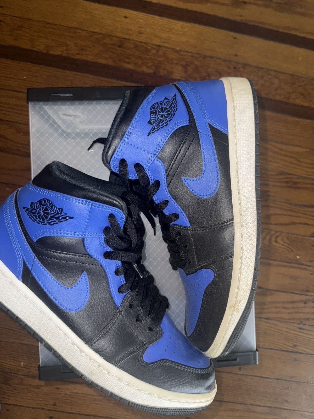 Jordan Brand × Nike Jordan 1 Mid hyper royal Size US 9.5 / EU 42-43 - 4 Thumbnail